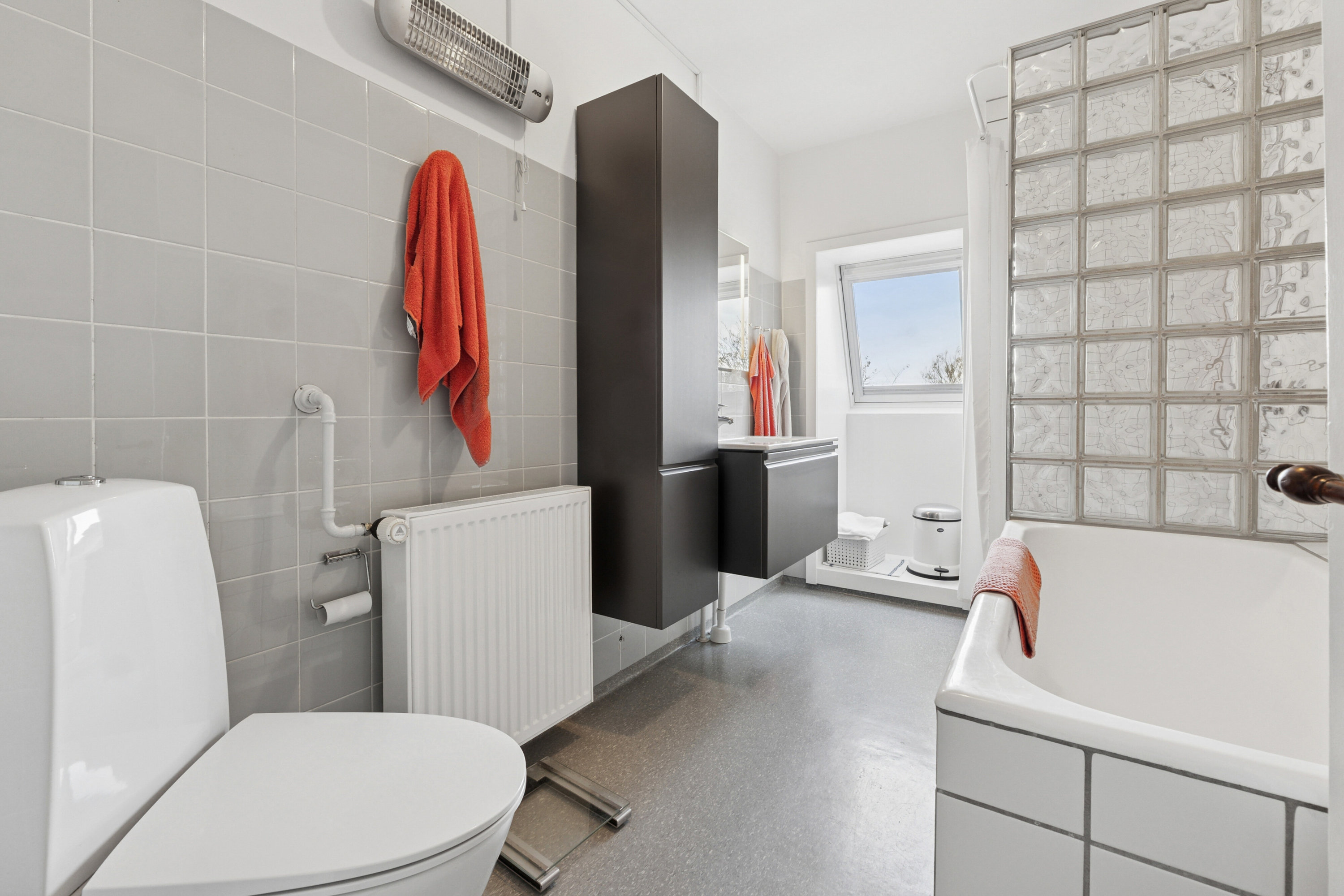 Fremhævet badeværelse billede i fuldskærmstilstand. Billede af Bygaden 18, Tullebølle, 5953 Tranekær