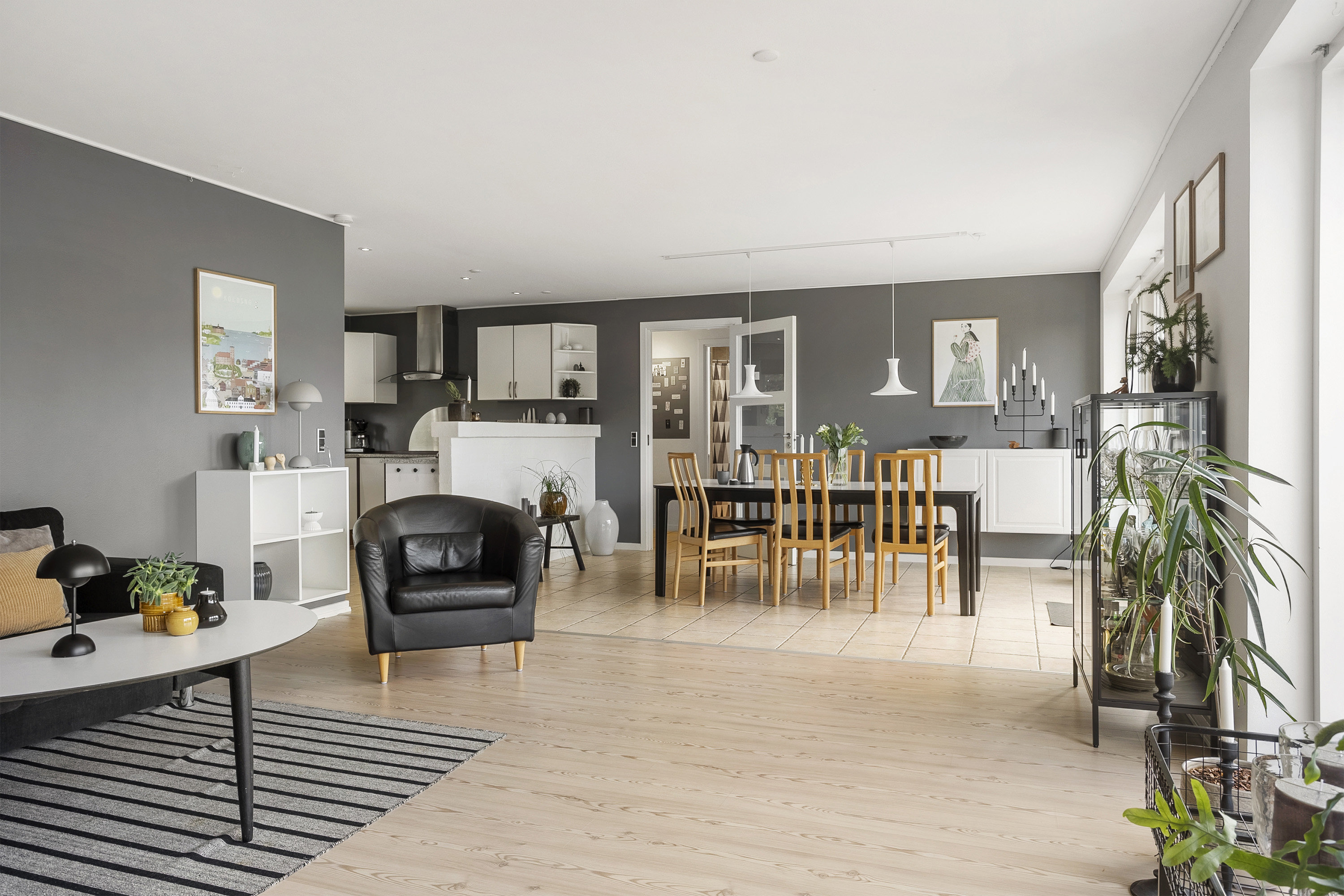 Miniaturebillede 1: alrum/stue. Billede af Højtoften 6, 6640 Lunderskov