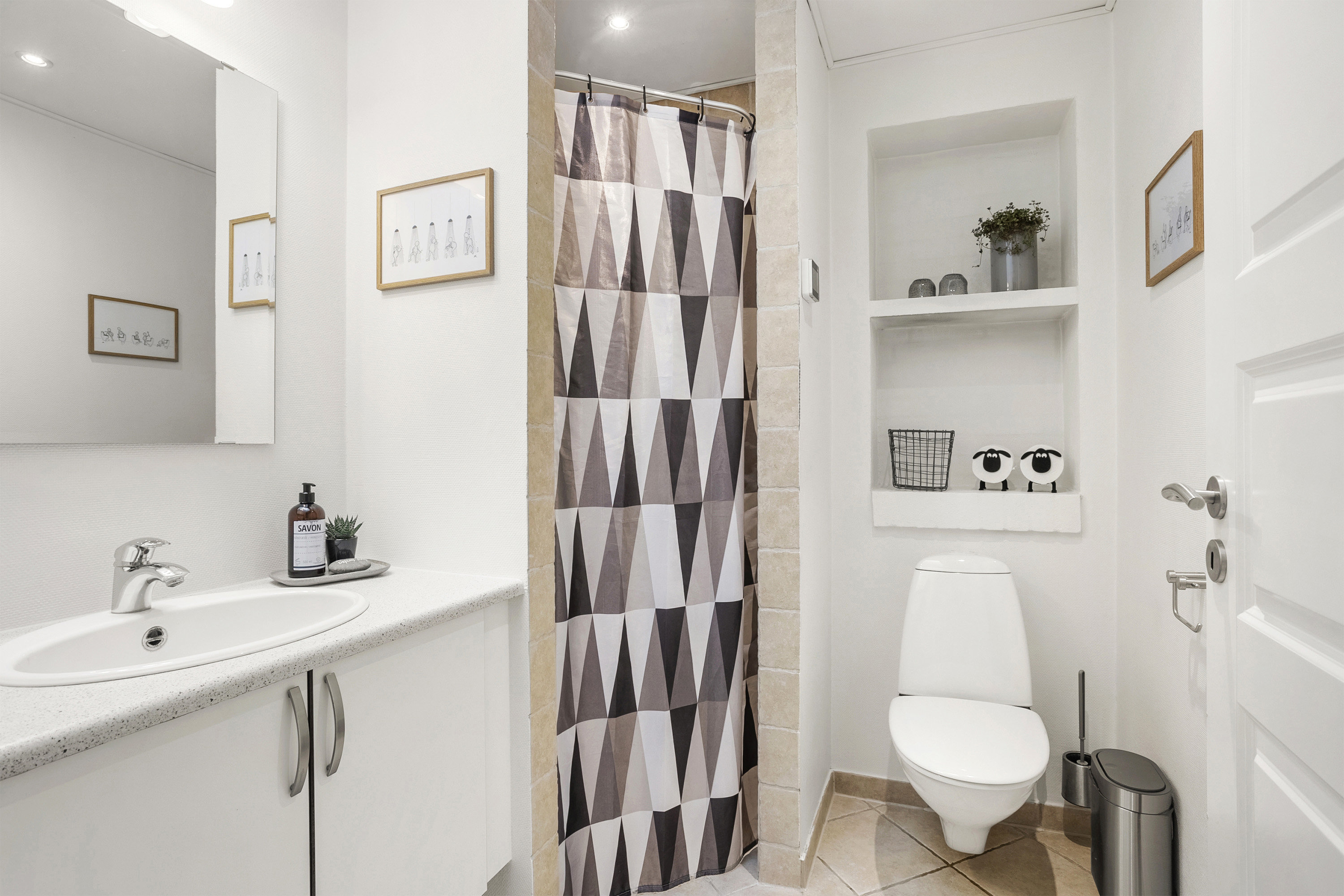 Fremhævet badeværelse billede i fuldskærmstilstand. Billede af Højtoften 6, 6640 Lunderskov