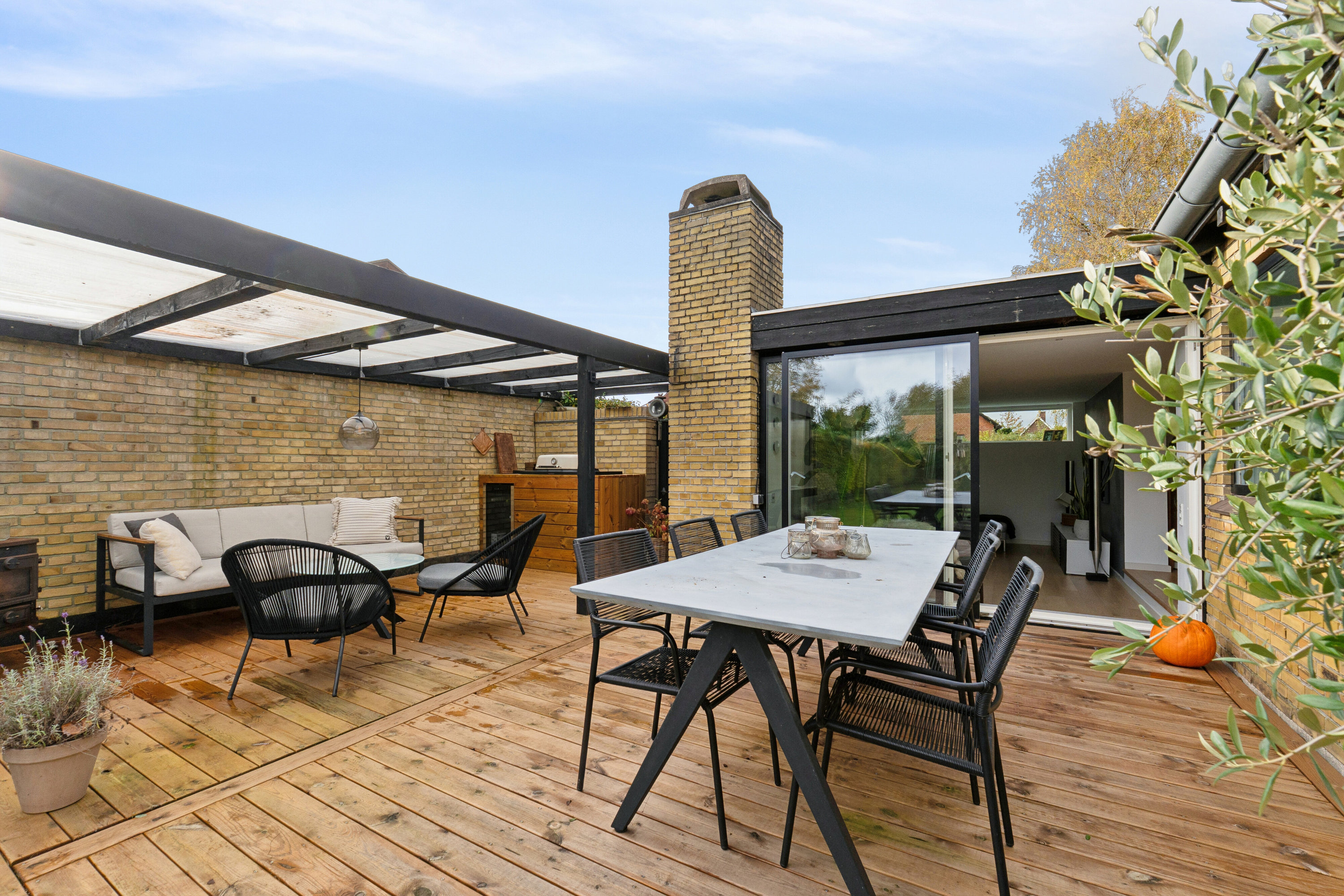 Fremhævet terrasse billede i fuldskærmstilstand. Billede af Falkevej 12, 2600 Glostrup