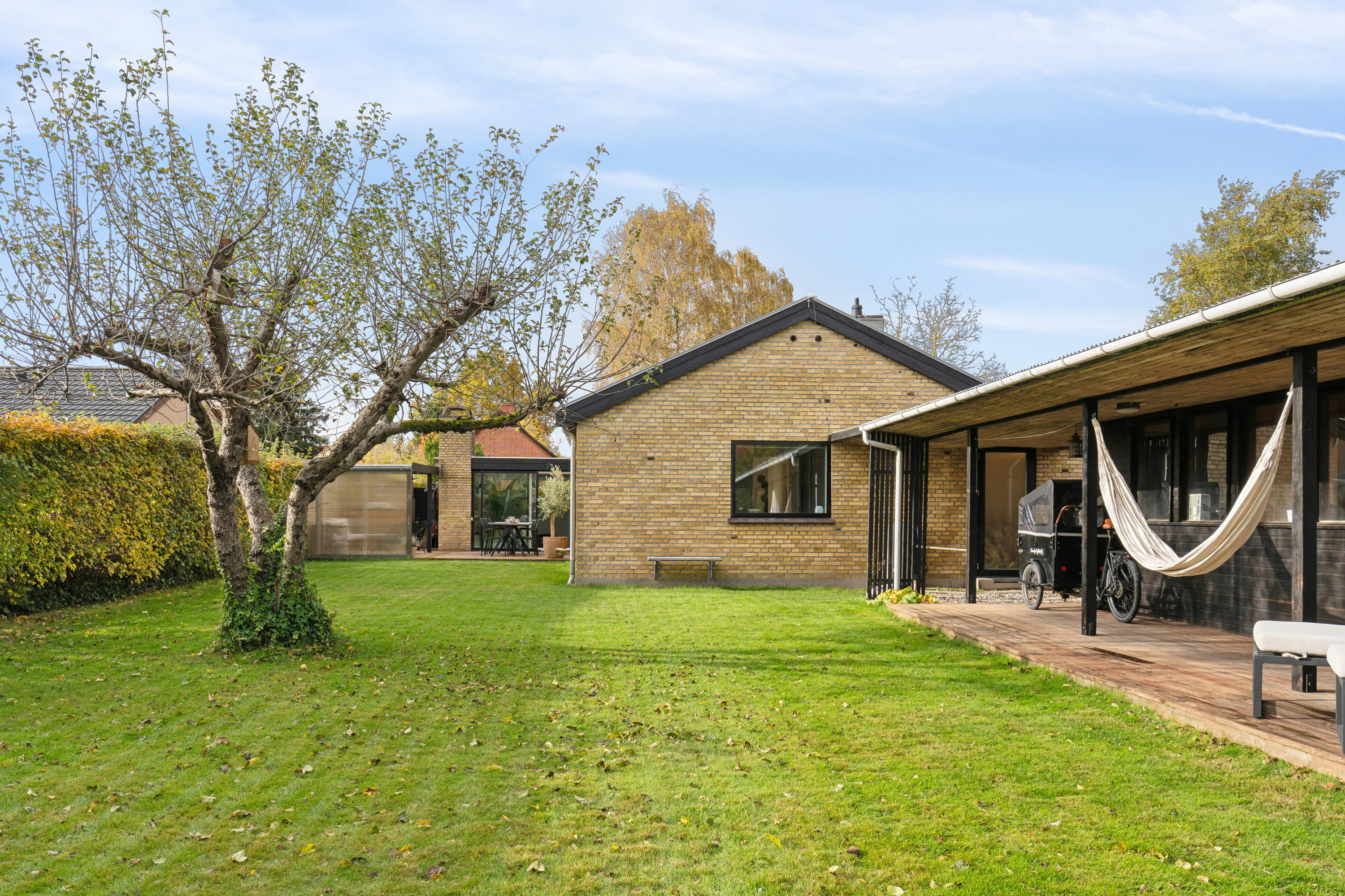 Fremhævet set fra haven billede i fuldskærmstilstand. Billede af Falkevej 12, 2600 Glostrup