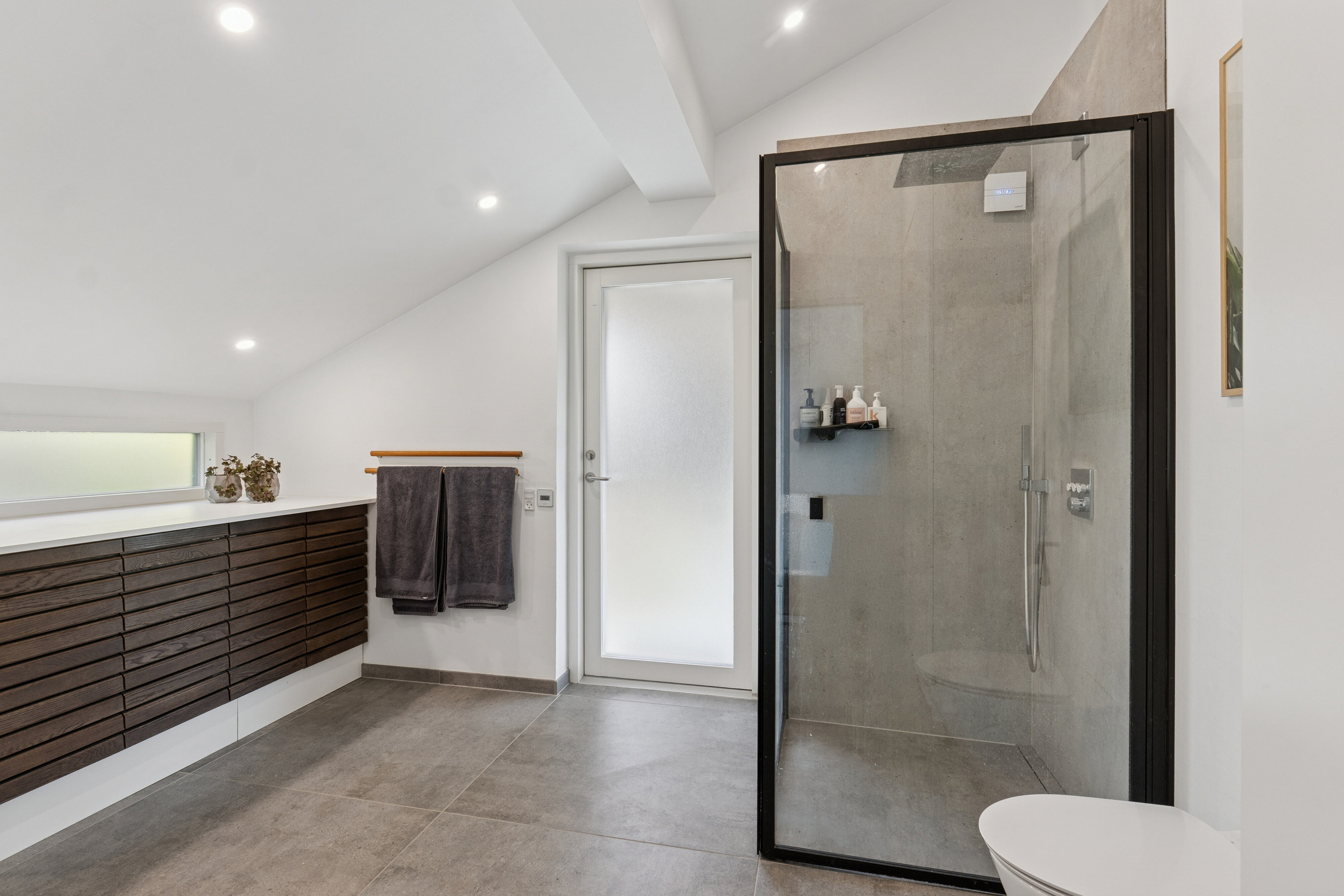 Fremhævet badeværelse billede i fuldskærmstilstand. Billede af Falkevej 12, 2600 Glostrup