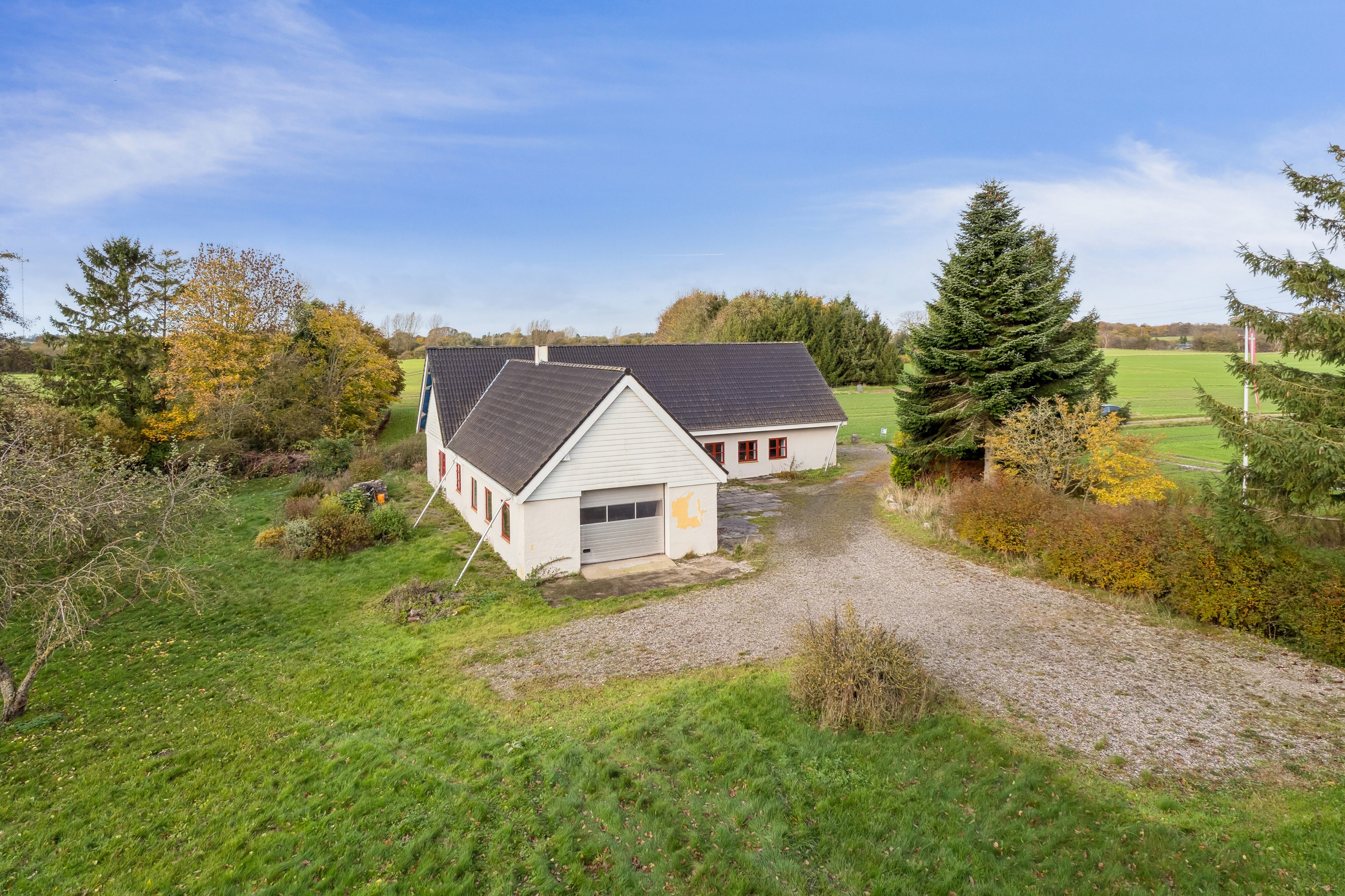 Villa: Set fra vejen på Vesterskov 13, Søllinge, 5750 Ringe