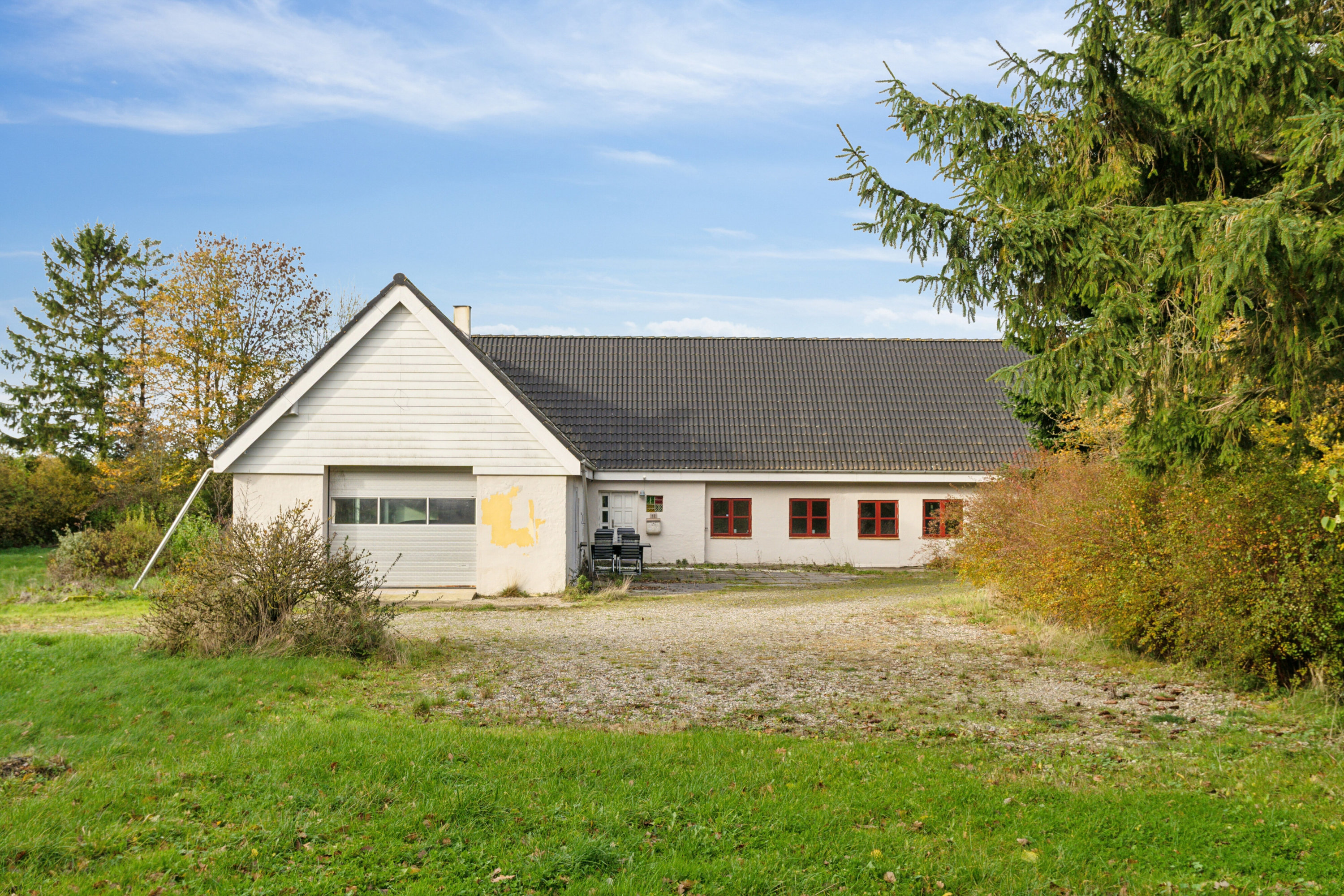 Fremhævet set fra haven billede i fuldskærmstilstand. Billede af Vesterskov 13, Søllinge, 5750 Ringe