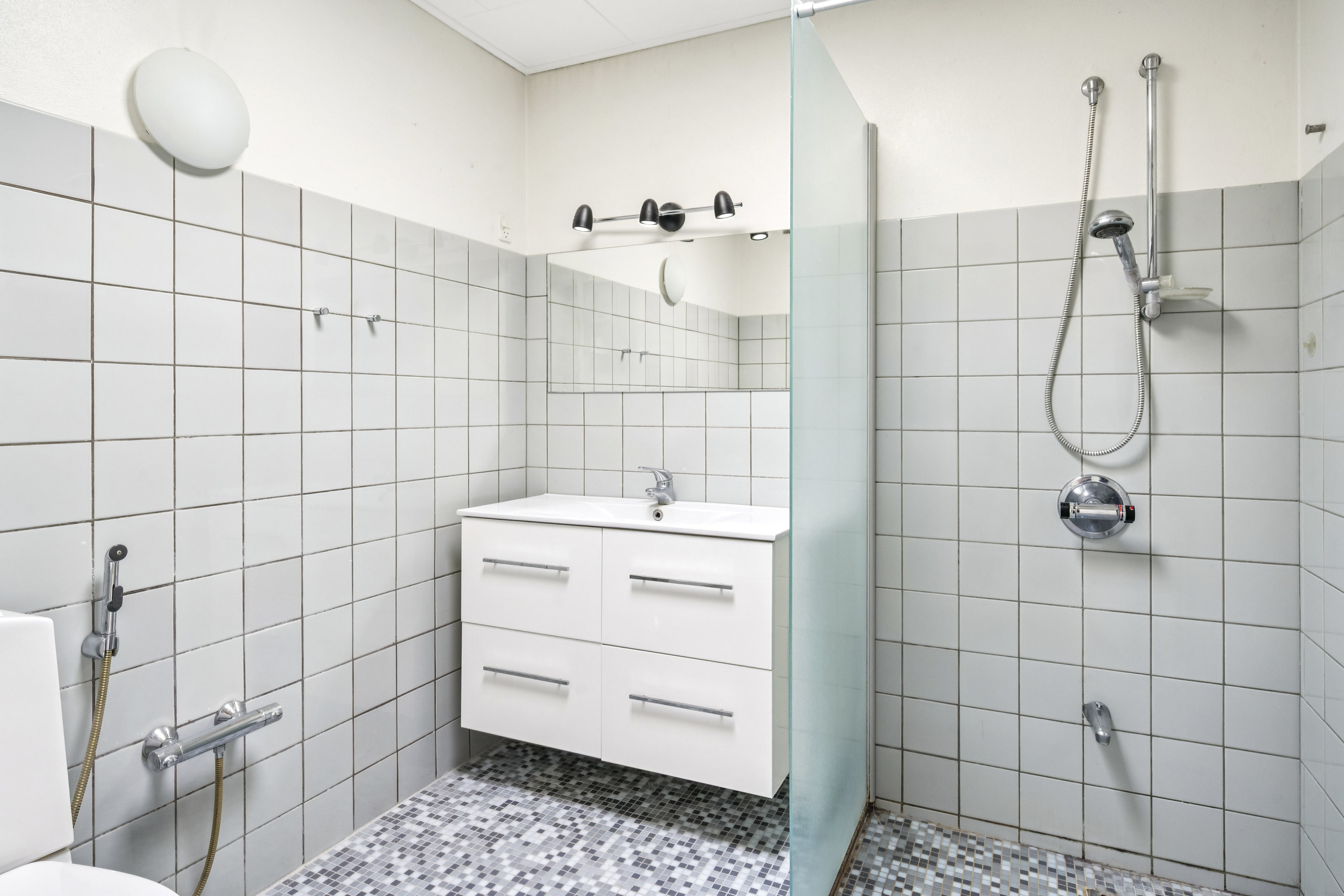 Fremhævet badeværelse billede i fuldskærmstilstand. Billede af Skolevej 4A, 8250 Egå