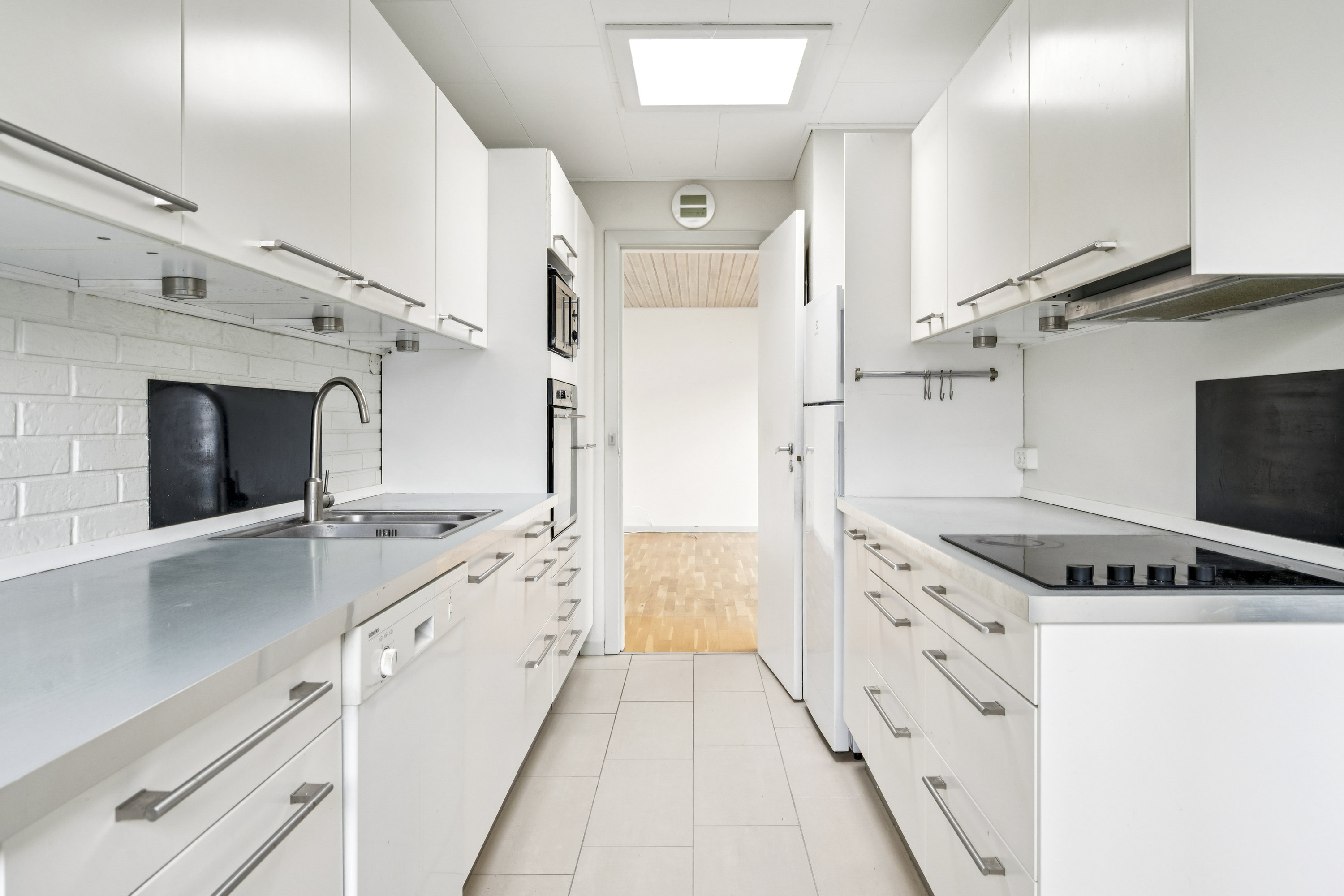 Fremhævet køkken billede i fuldskærmstilstand. Billede af Skolevej 4A, 8250 Egå