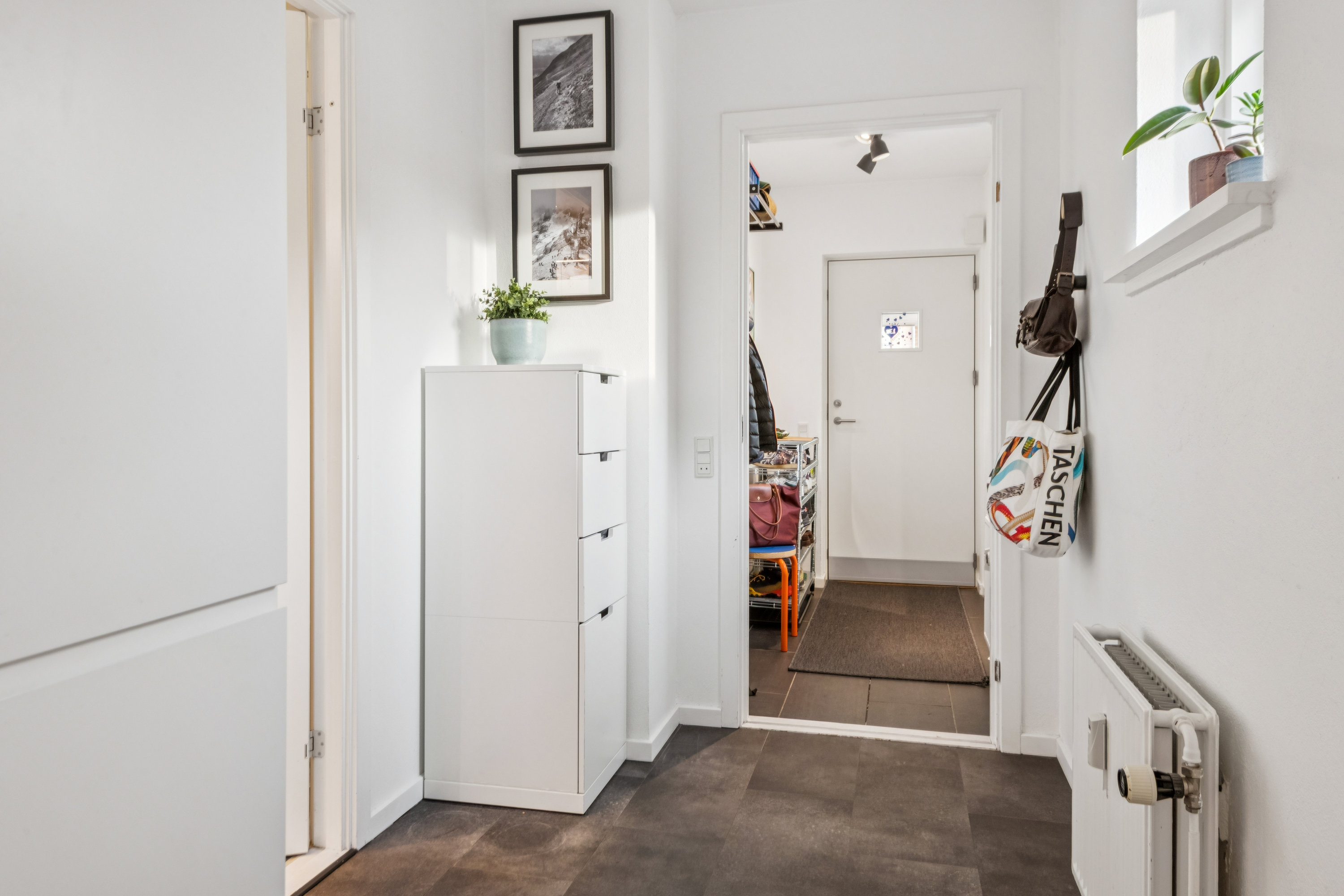 Fremhævet gang billede i fuldskærmstilstand. Billede af Fredericiagade 13E, st.., 9000 Aalborg