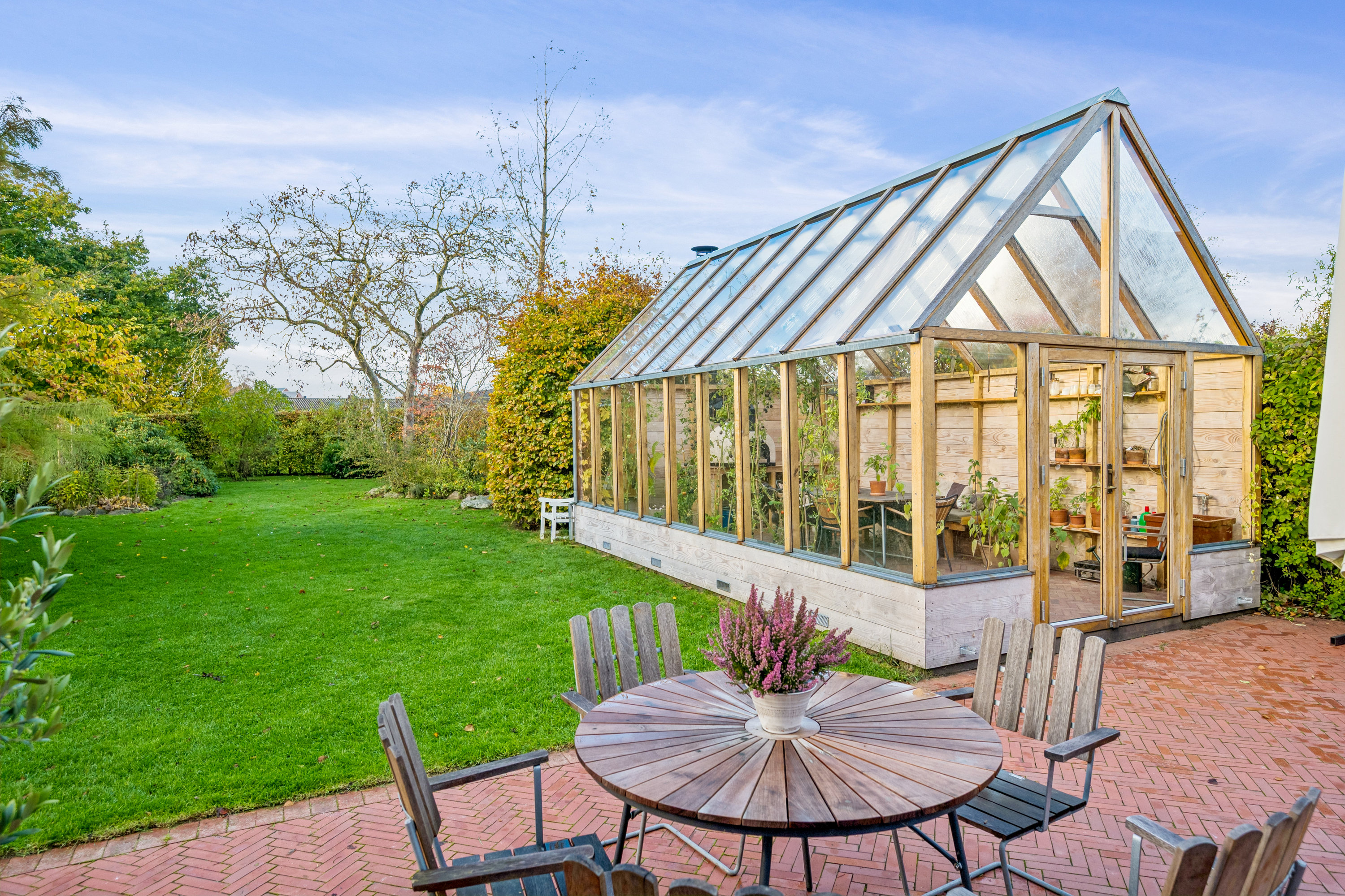 Fremhævet have billede i fuldskærmstilstand. Billede af Enebærvej 19, 8240 Risskov