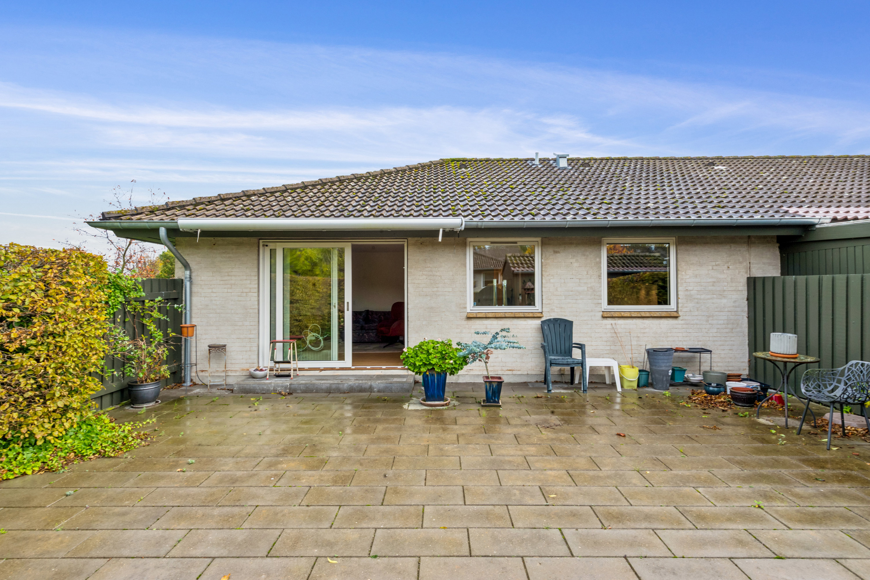 Fremhævet terrasse billede i fuldskærmstilstand. Billede af Morbærhegnet 53, 2670 Greve