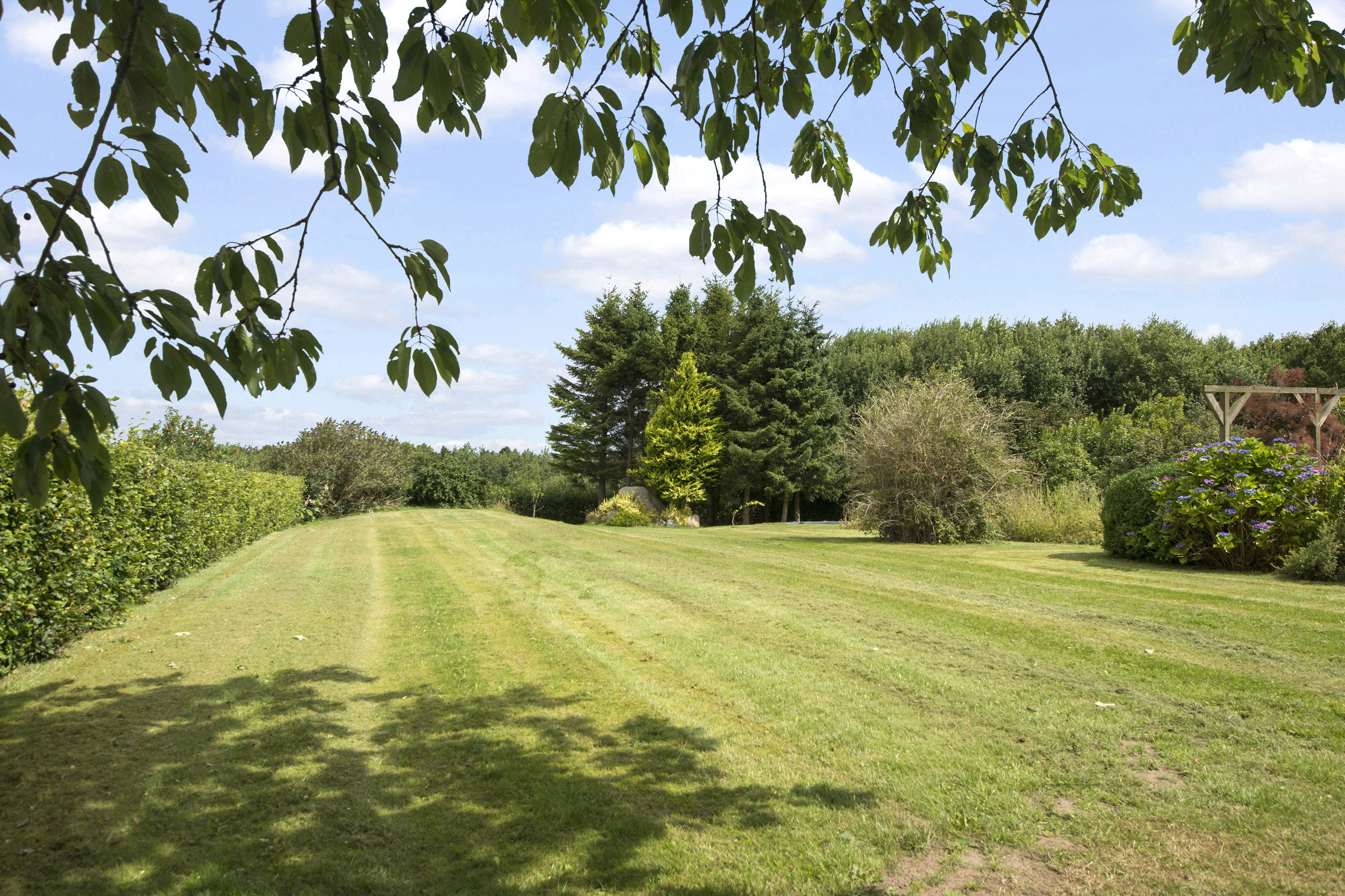 Fremhævet have billede i fuldskærmstilstand. Billede af Ustrupvej 13, Ustrup, 8660 Skanderborg