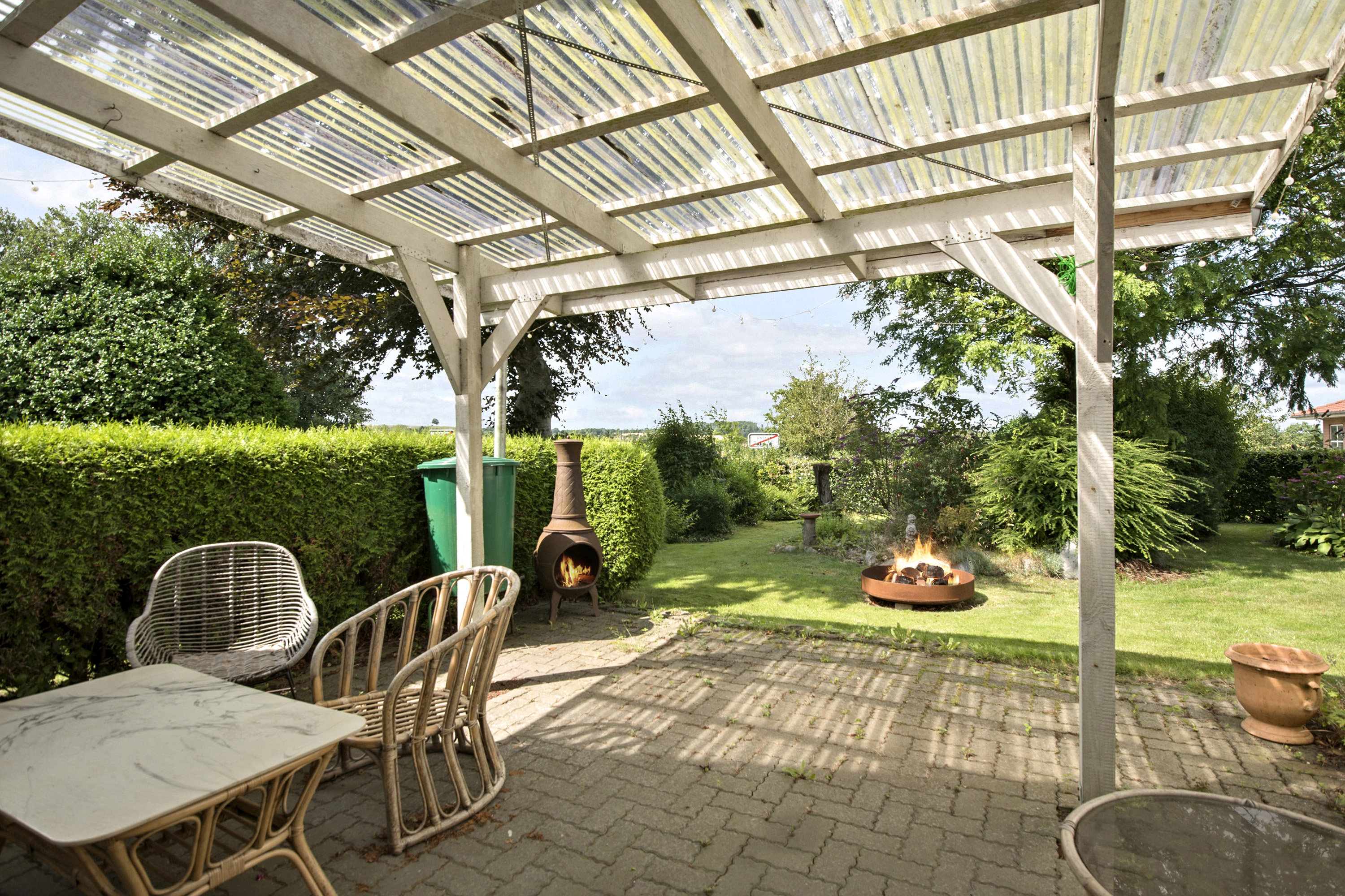 Fremhævet overdækket terrasse billede i fuldskærmstilstand. Billede af Ustrupvej 13, Ustrup, 8660 Skanderborg