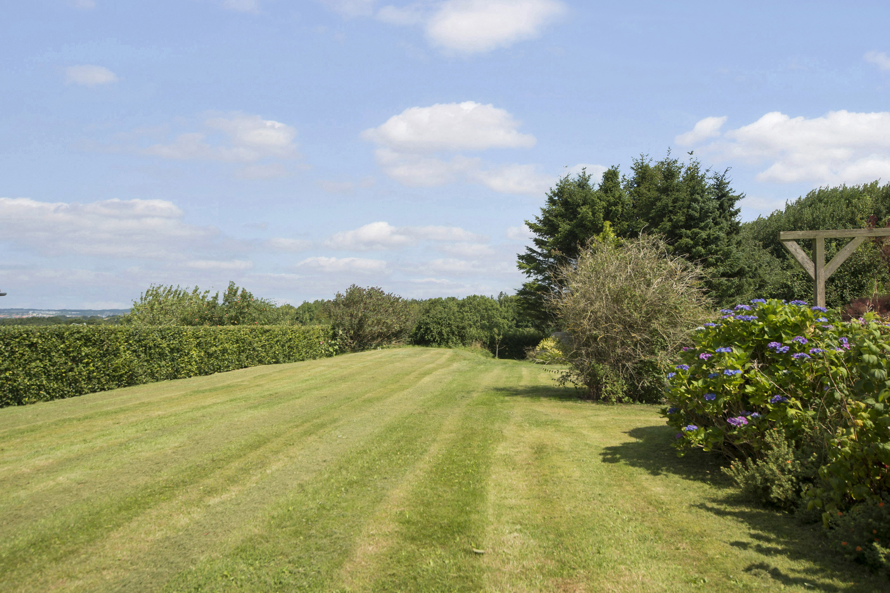 Fremhævet have billede i fuldskærmstilstand. Billede af Ustrupvej 13, Ustrup, 8660 Skanderborg