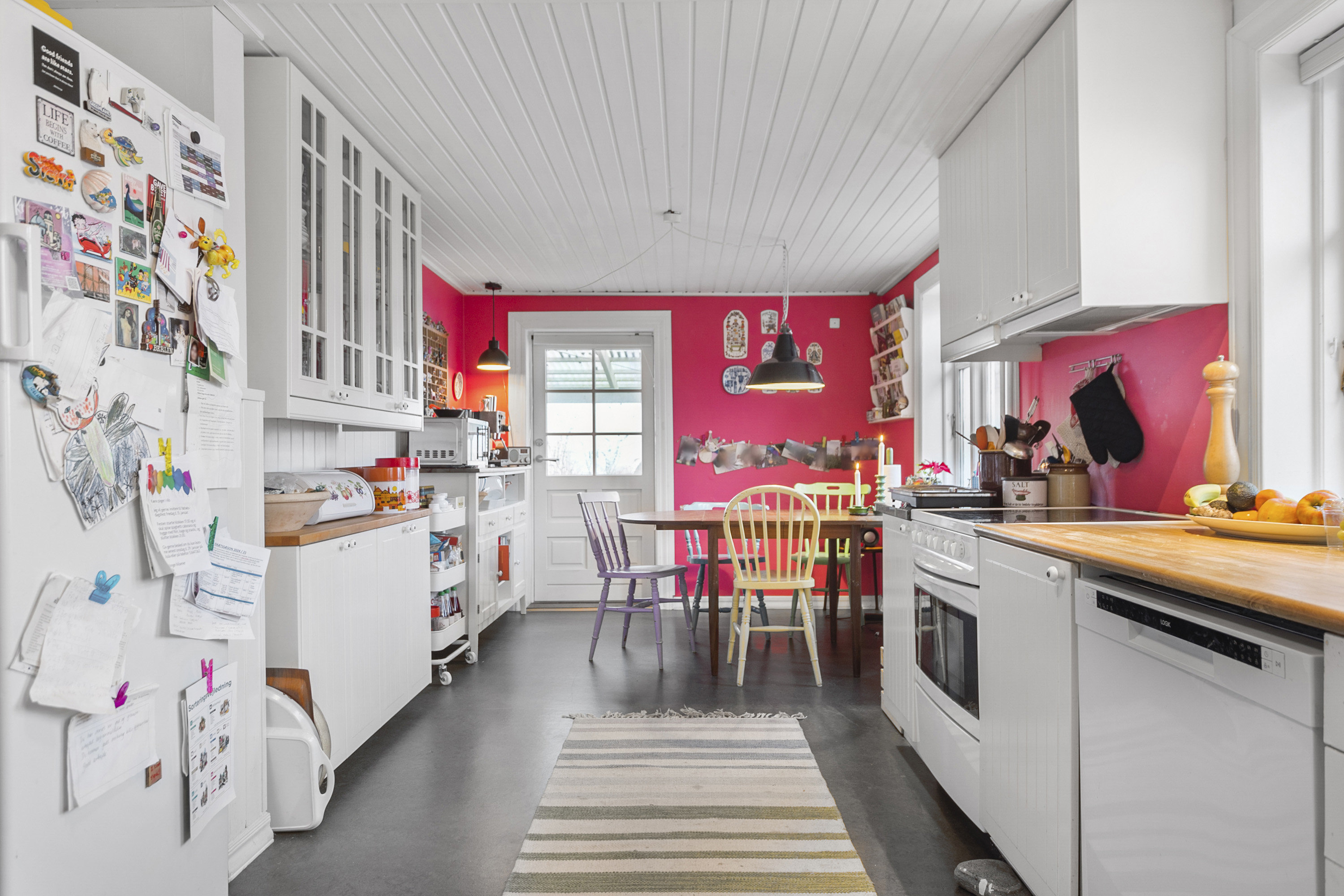 Miniaturebillede 1: køkken/alrum. Billede af Ustrupvej 13, Ustrup, 8660 Skanderborg