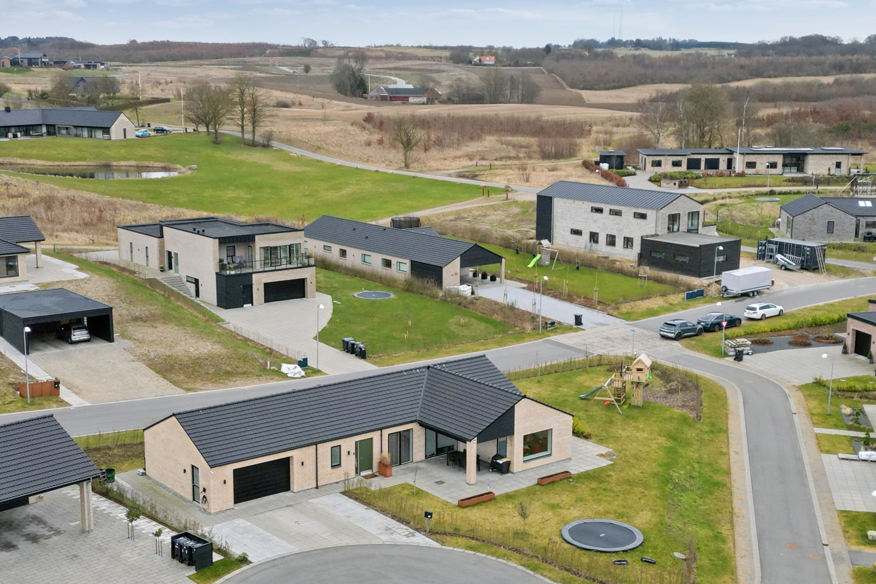 Fremhævet luftfoto billede i fuldskærmstilstand. Billede af Admiraltoften 47, 8660 Skanderborg