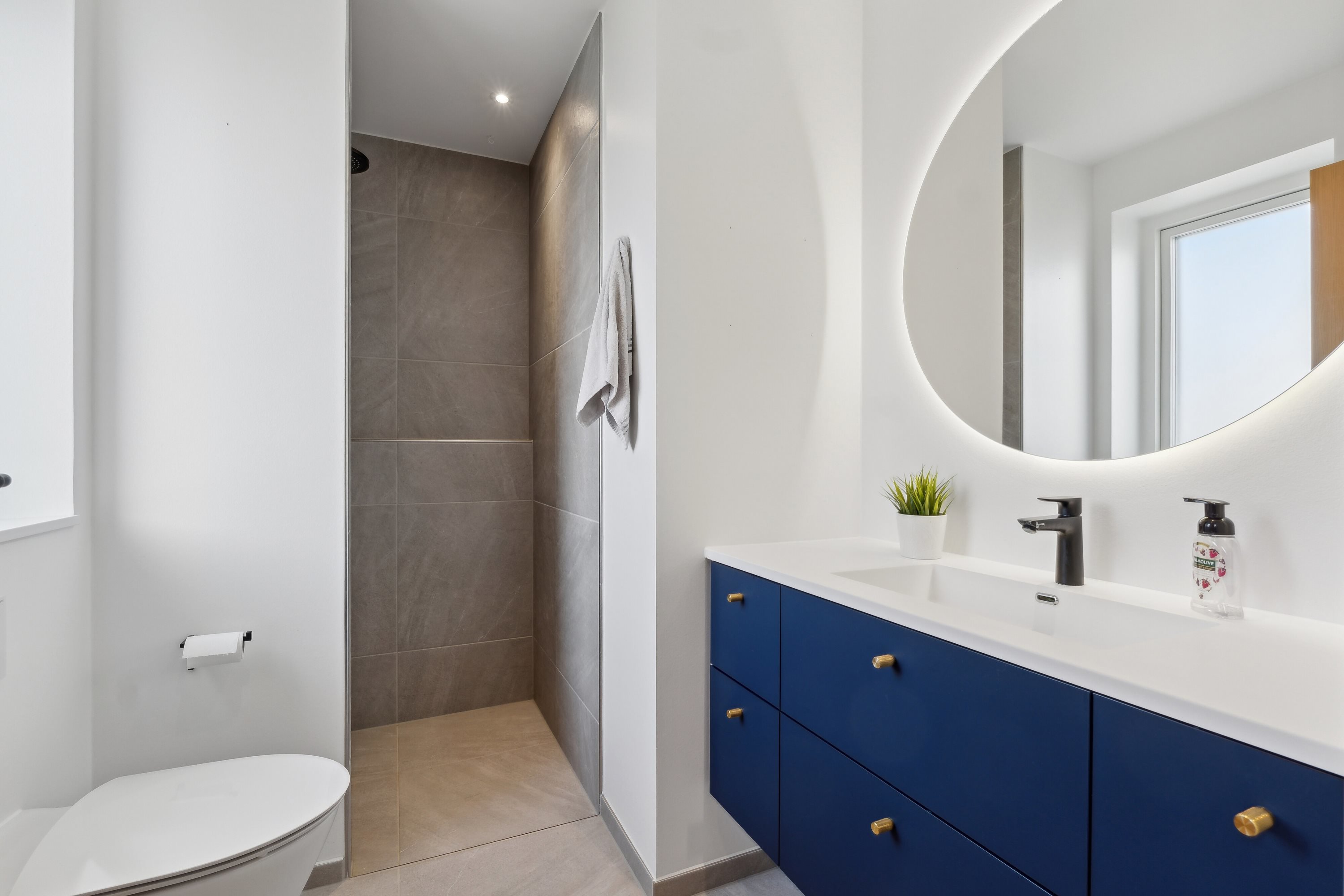 Fremhævet badeværelse billede i fuldskærmstilstand. Billede af Admiraltoften 47, 8660 Skanderborg