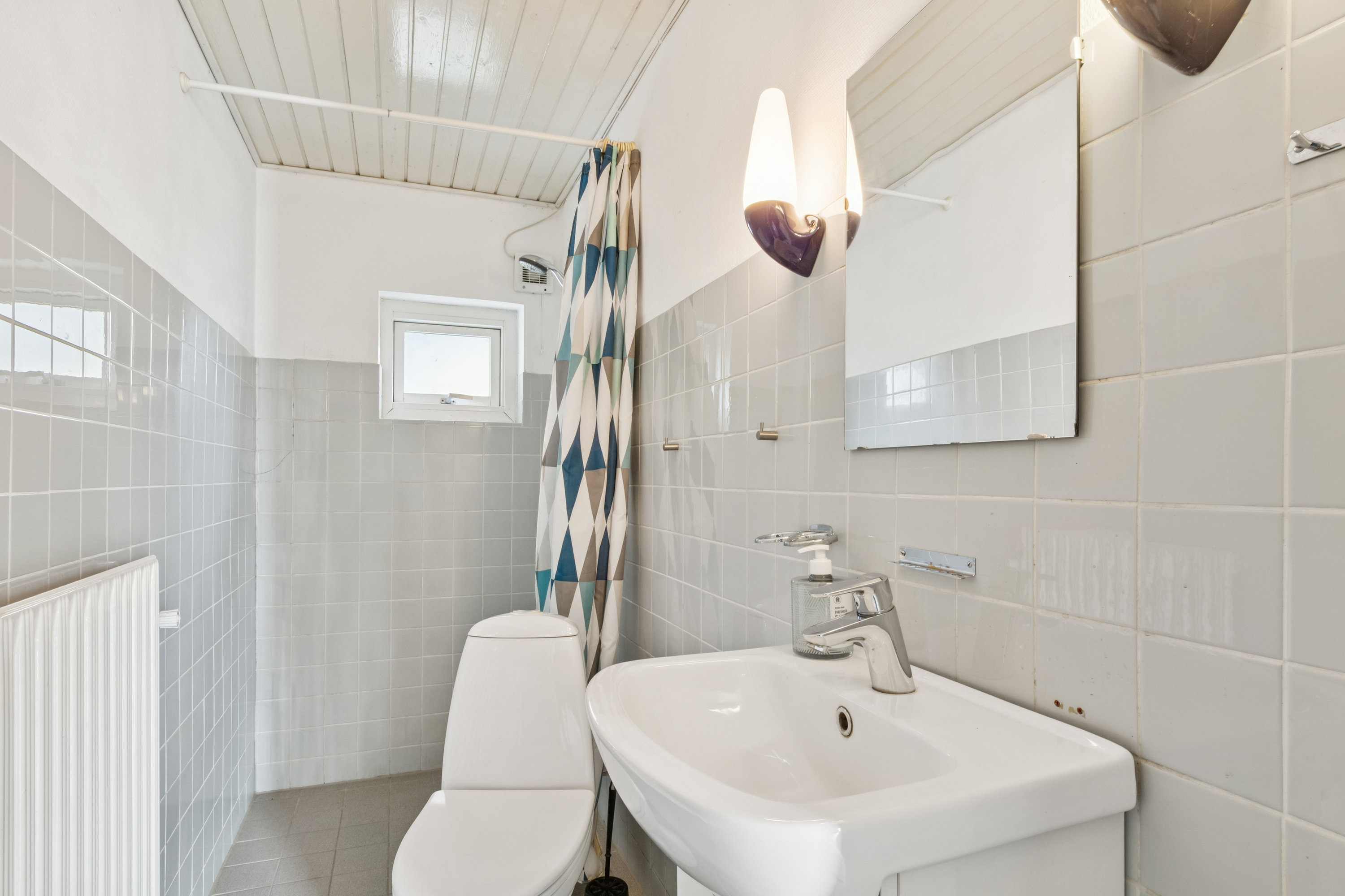 Fremhævet badeværelse billede i fuldskærmstilstand. Billede af Ulvkjærvej 23, Fly, 7800 Skive