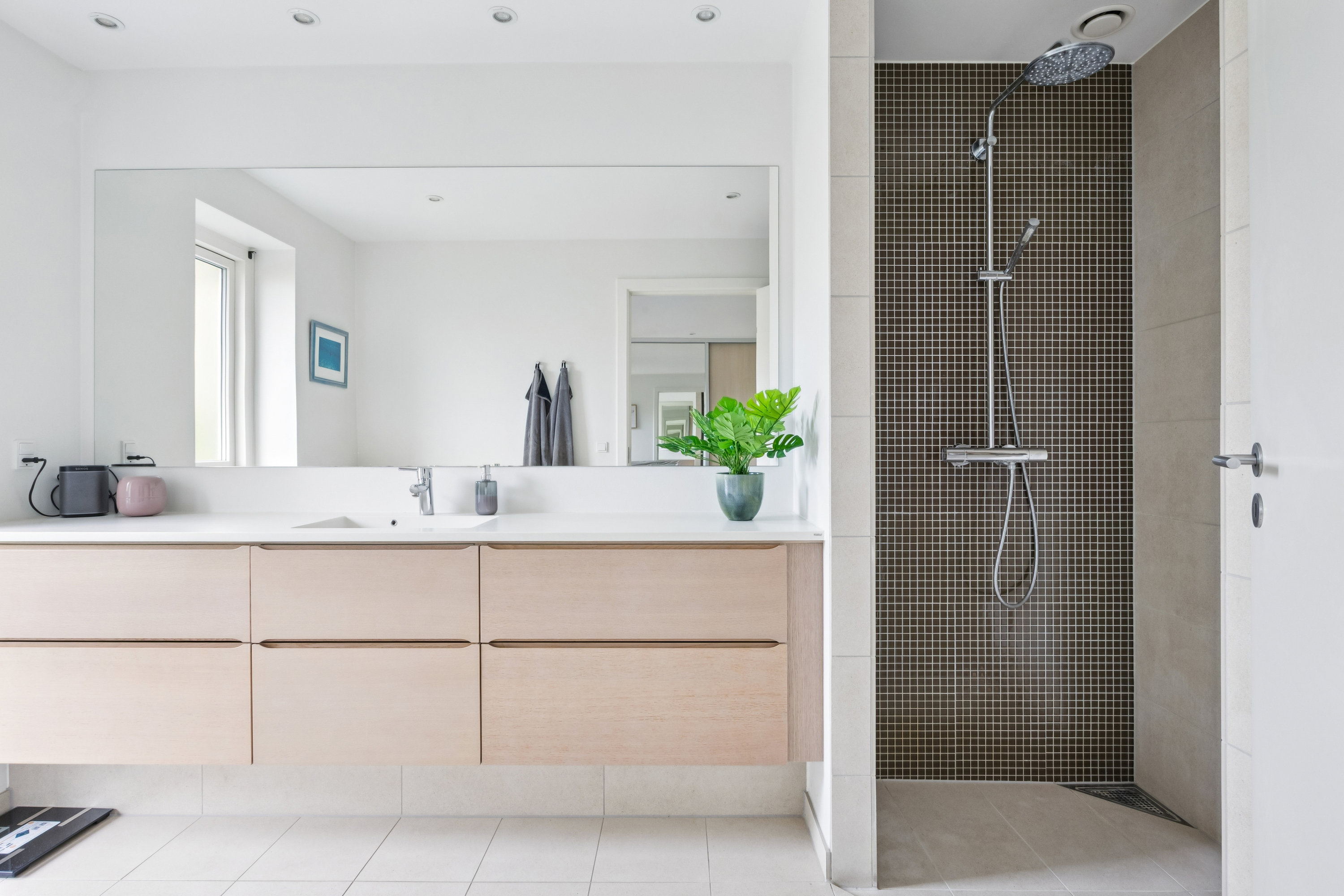 Fremhævet badeværelse billede i fuldskærmstilstand. Billede af Jordbærvænget 9, 4660 Store Heddinge