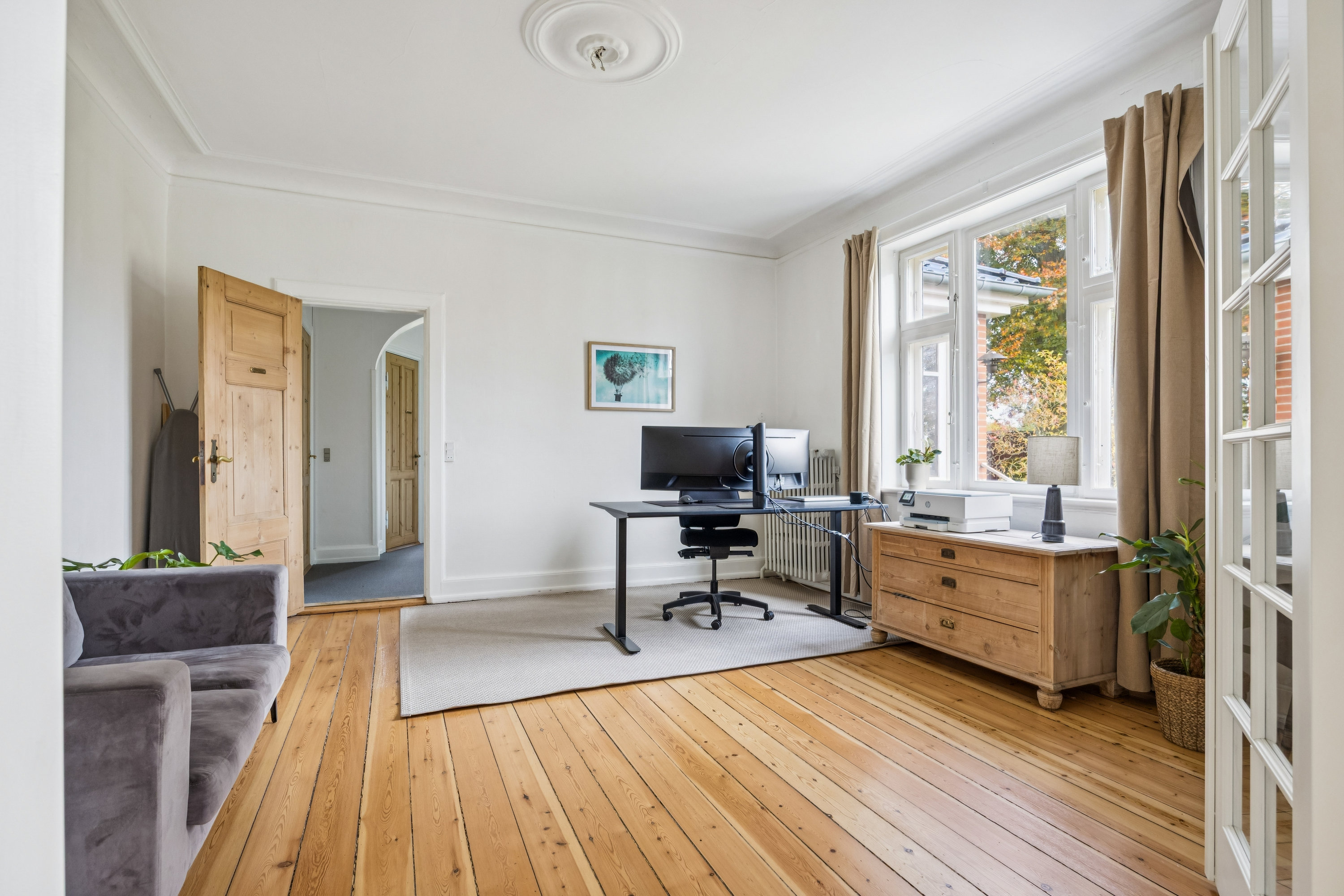 Fremhævet stue billede i fuldskærmstilstand. Billede af Skovvej 2, Alkestrup, 4682 Tureby