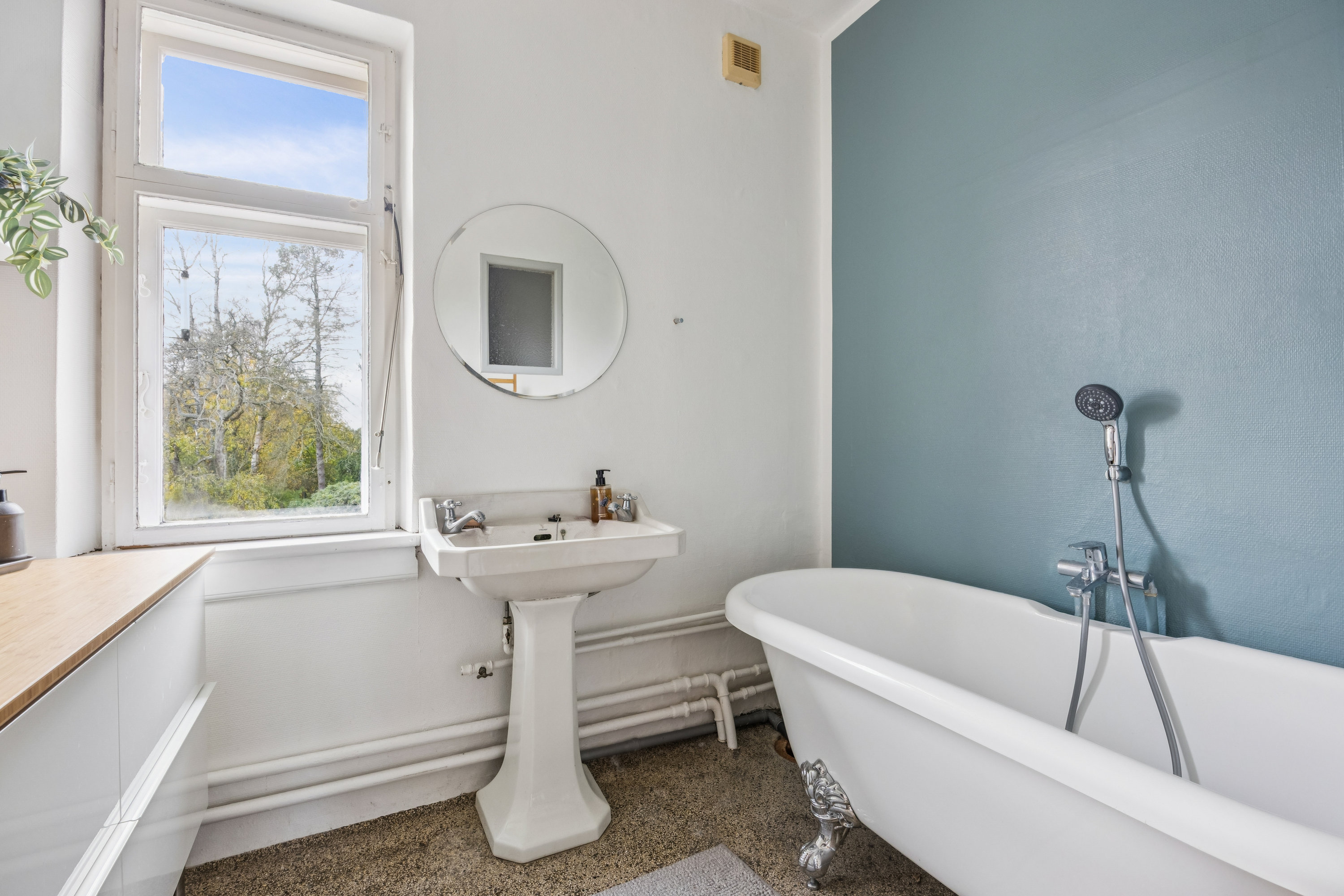 Fremhævet badeværelse billede i fuldskærmstilstand. Billede af Skovvej 2, Alkestrup, 4682 Tureby