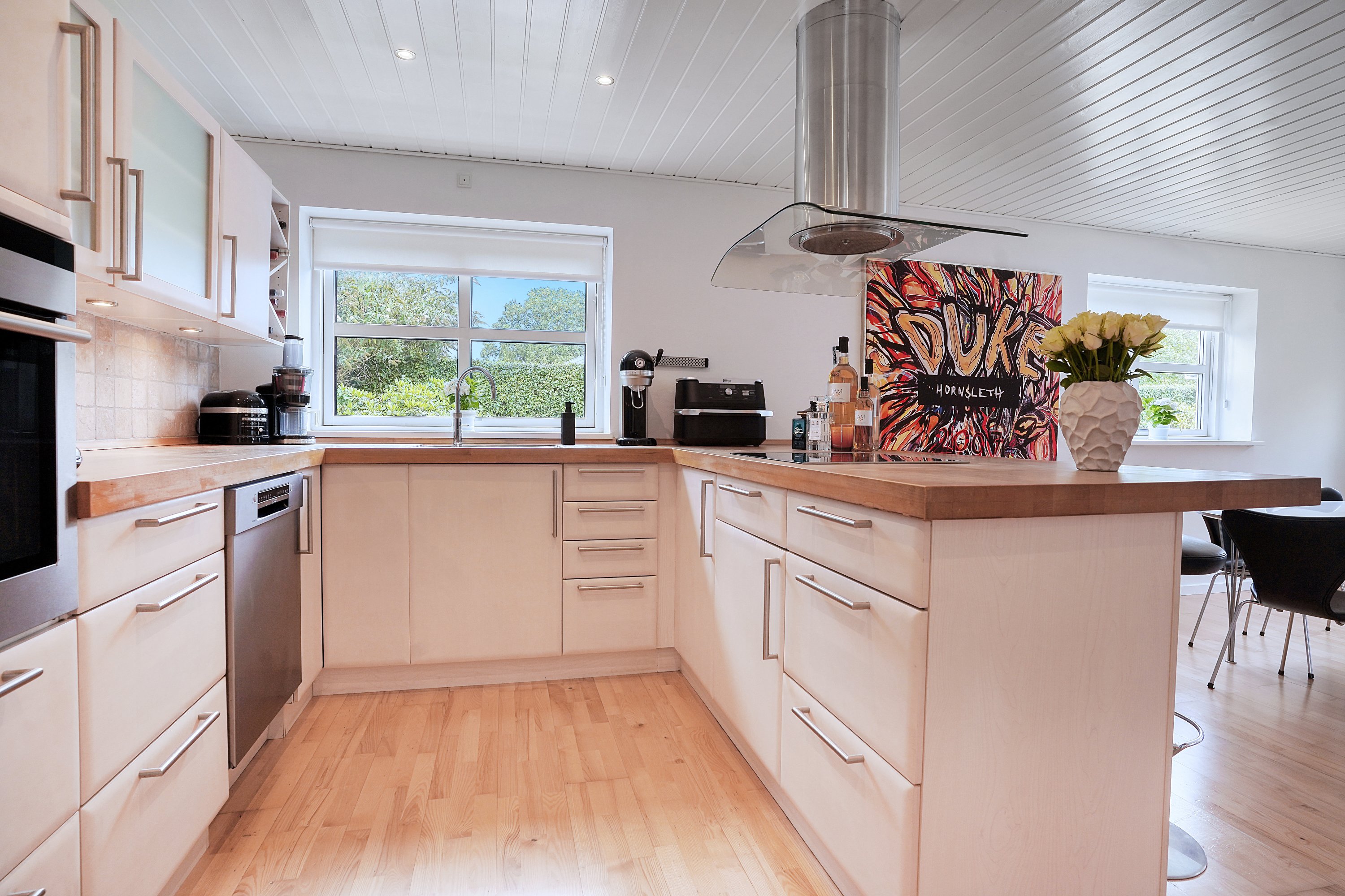 Fremhævet køkken billede i fuldskærmstilstand. Billede af Sennepsbakken 26, 3100 Hornbæk