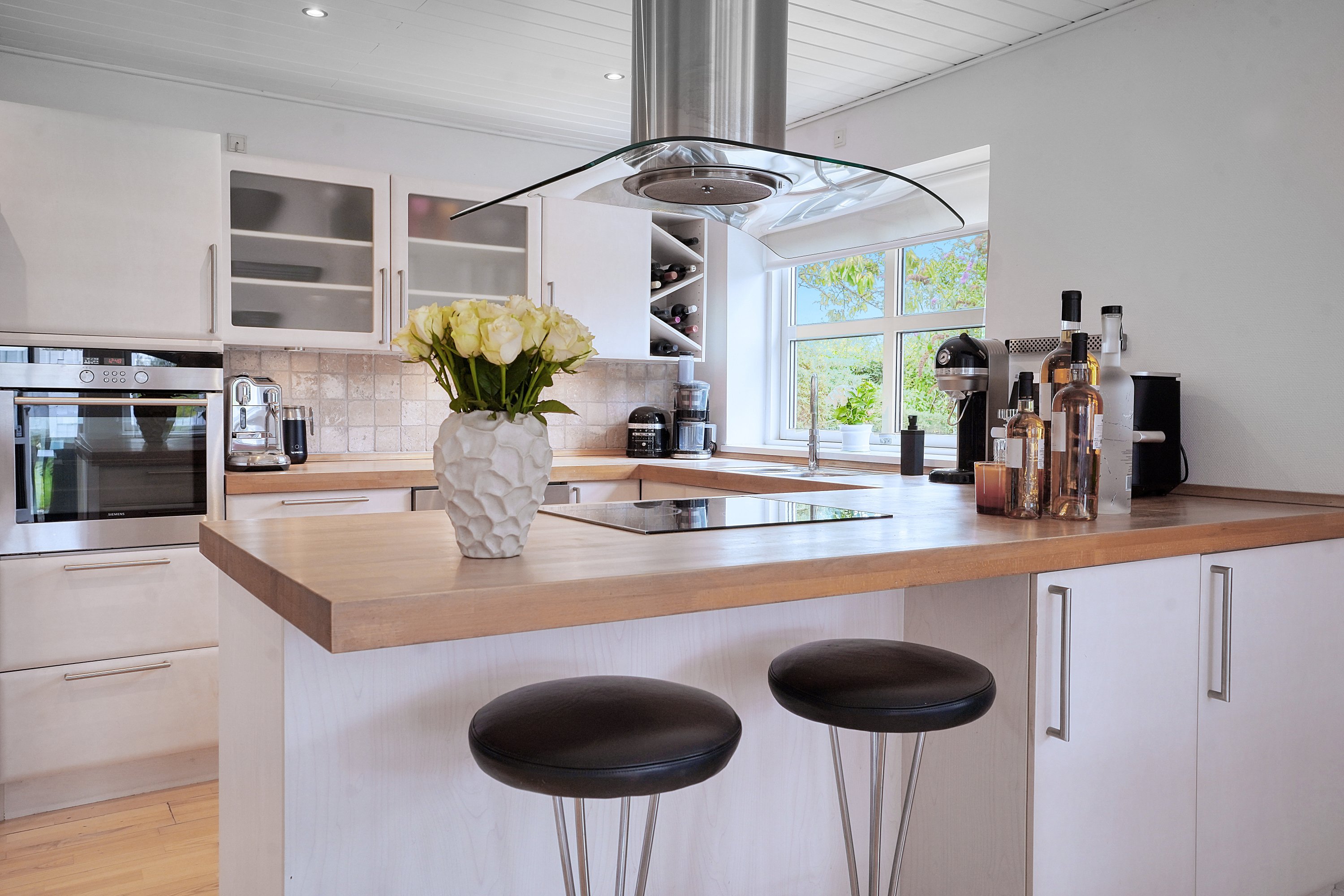 Fremhævet køkken billede i fuldskærmstilstand. Billede af Sennepsbakken 26, 3100 Hornbæk