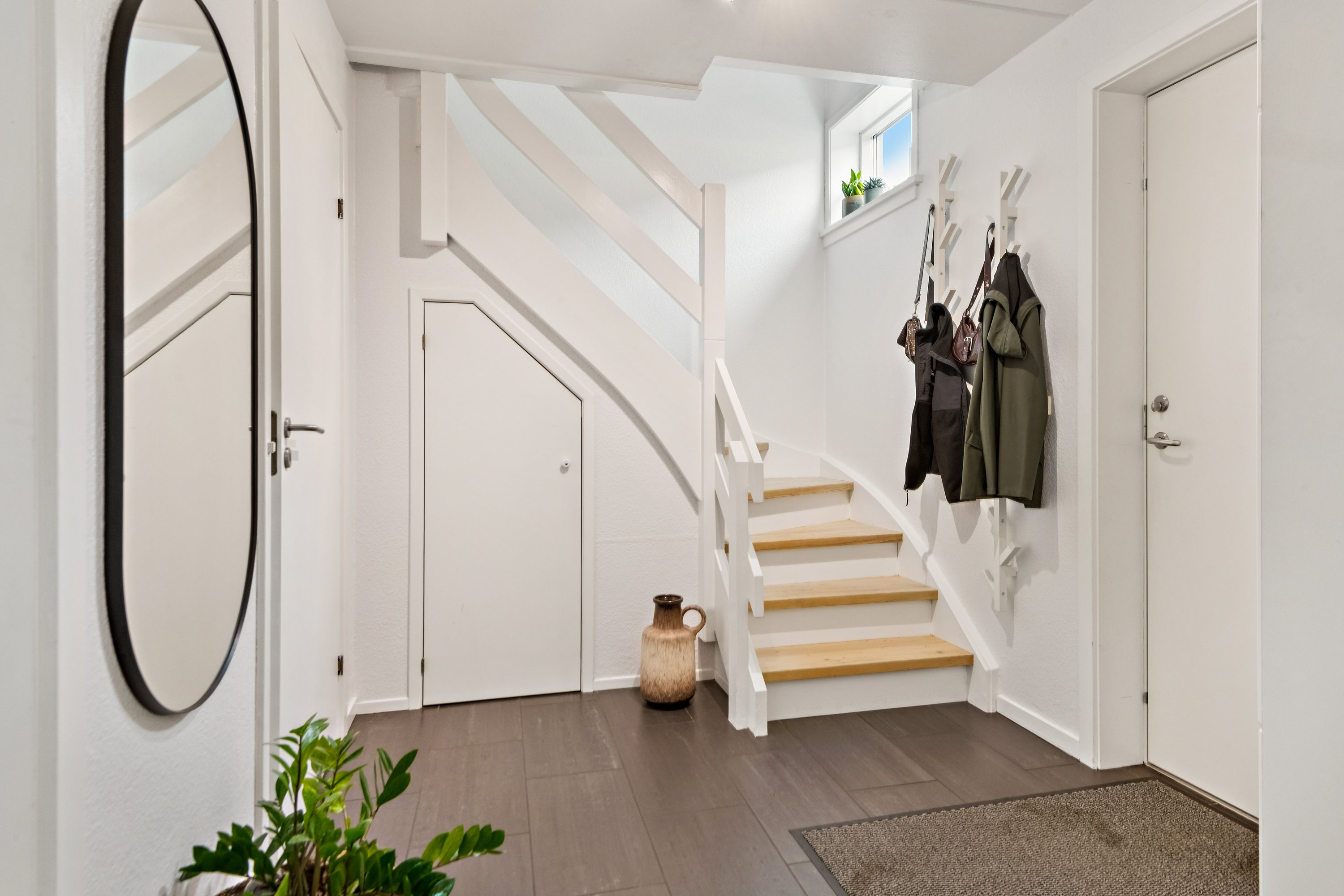 Fremhævet trappe billede i fuldskærmstilstand. Billede af Th. Sauers Vej 52, 9000 Aalborg