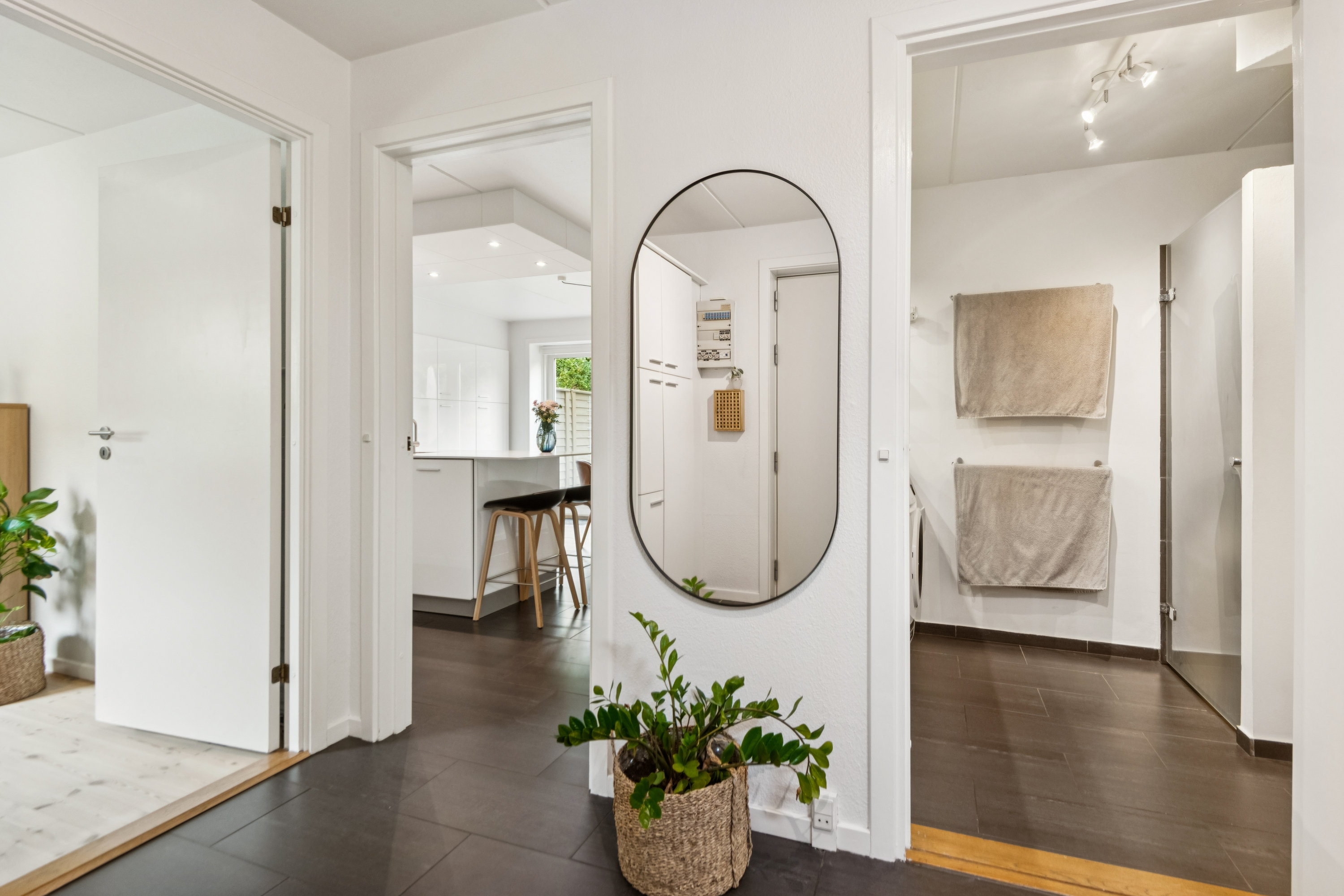 Fremhævet gang billede i fuldskærmstilstand. Billede af Th. Sauers Vej 52, 9000 Aalborg