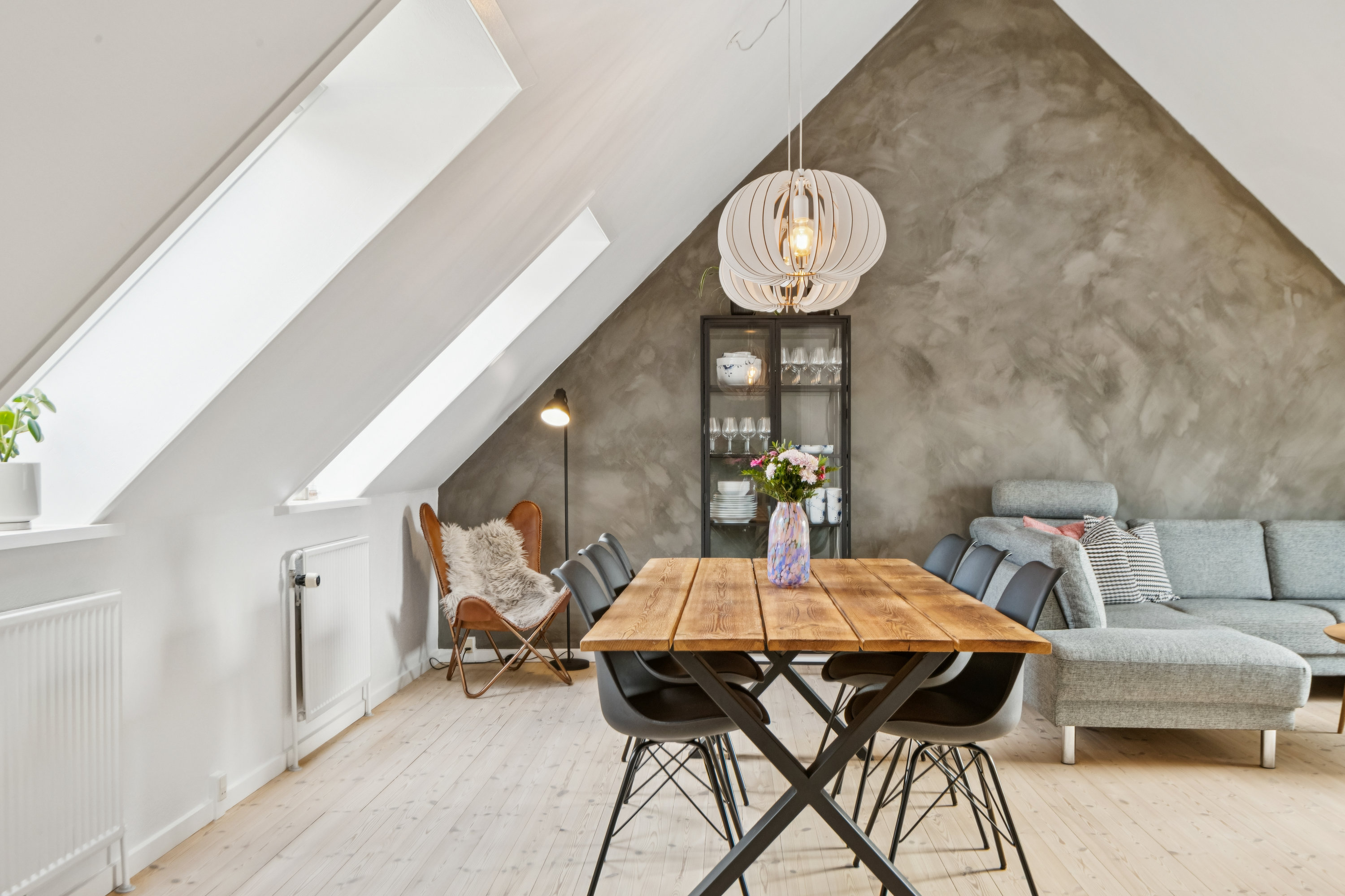 Fremhævet stue billede i fuldskærmstilstand. Billede af Th. Sauers Vej 52, 9000 Aalborg