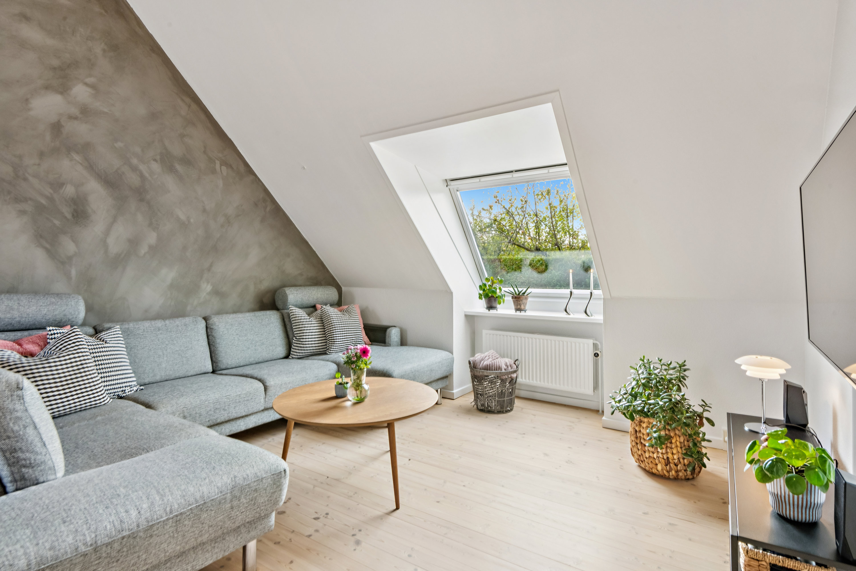 Fremhævet stue billede i fuldskærmstilstand. Billede af Th. Sauers Vej 52, 9000 Aalborg