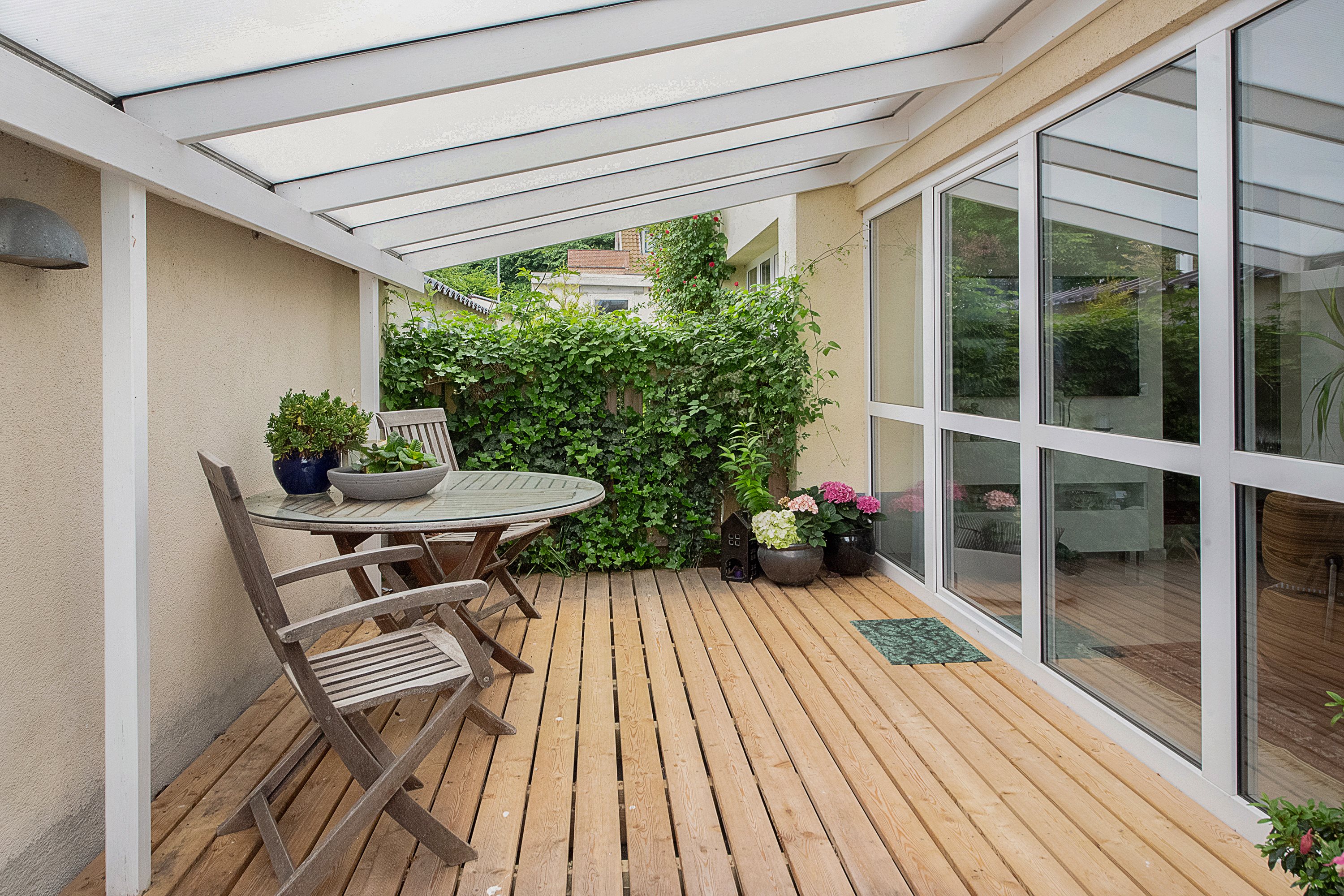 Fremhævet overdækket terrasse billede i fuldskærmstilstand. Billede af Nordre Strandvej 190B, 3140 Ålsgårde