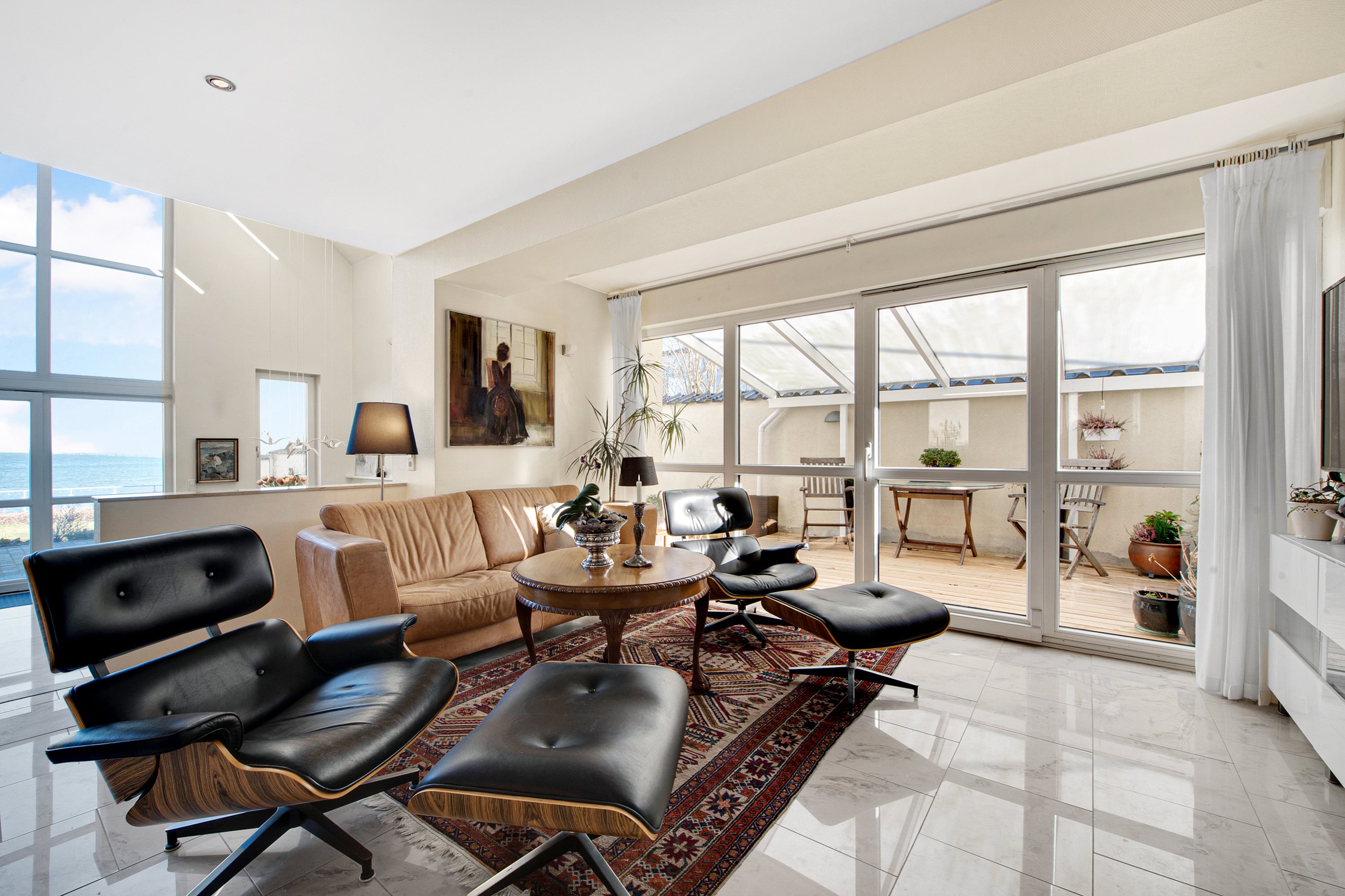 Fremhævet stue billede i fuldskærmstilstand. Billede af Nordre Strandvej 190B, 3140 Ålsgårde