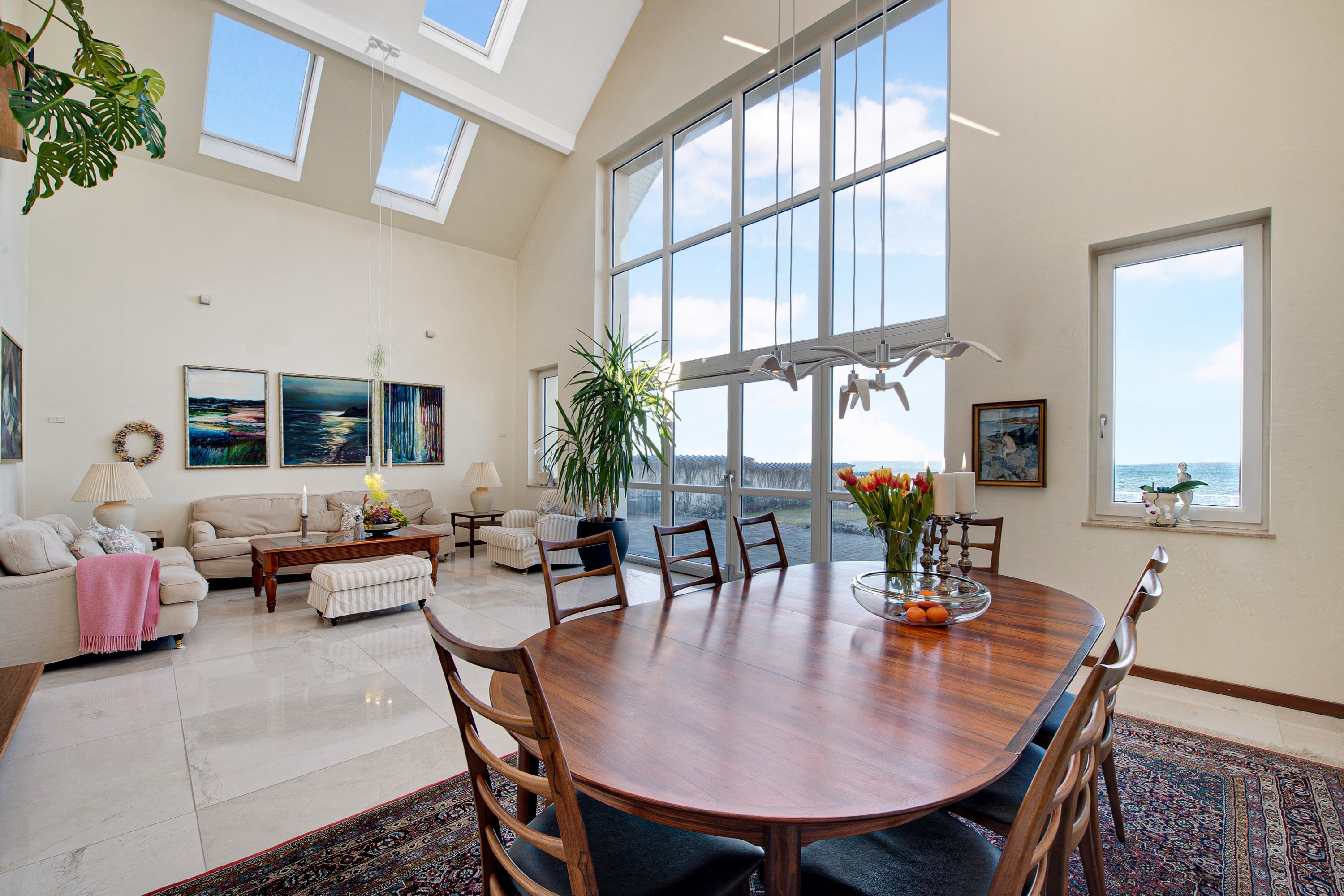 Fremhævet stue billede i fuldskærmstilstand. Billede af Nordre Strandvej 190B, 3140 Ålsgårde