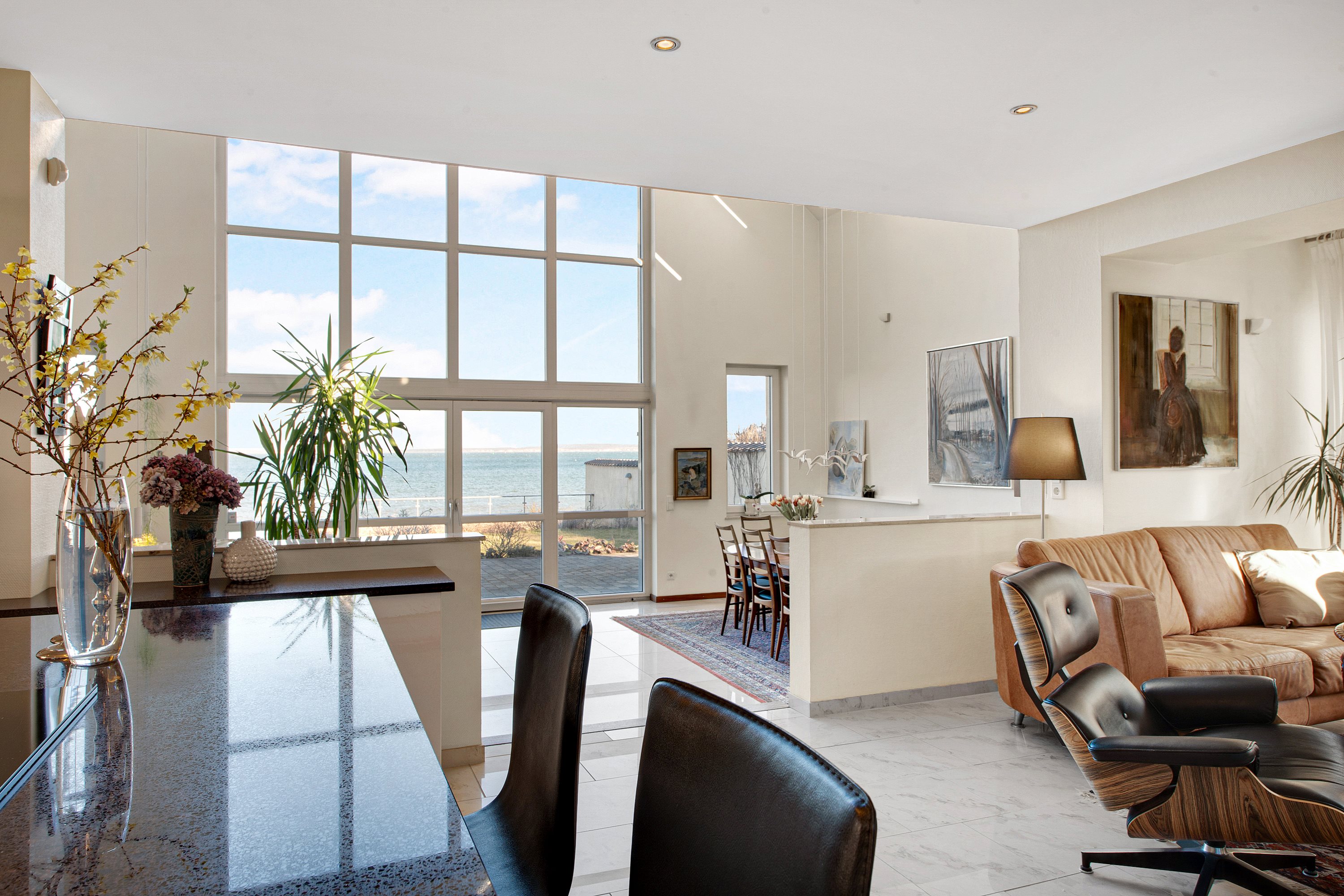 Fremhævet stue billede i fuldskærmstilstand. Billede af Nordre Strandvej 190B, 3140 Ålsgårde