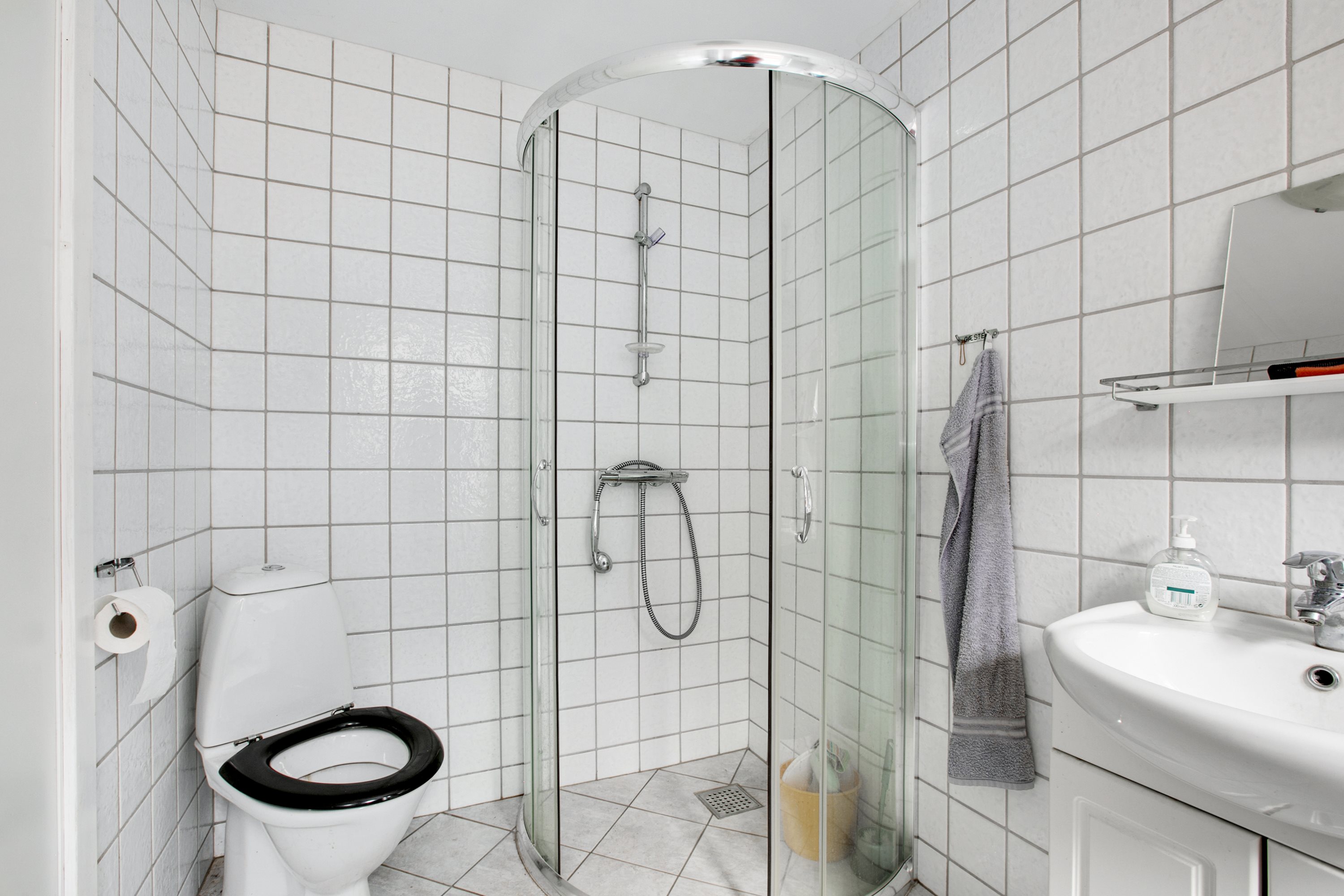 Fremhævet badeværelse billede i fuldskærmstilstand. Billede af Skelund Hovedgade 27, Skelund, 9560 Hadsund