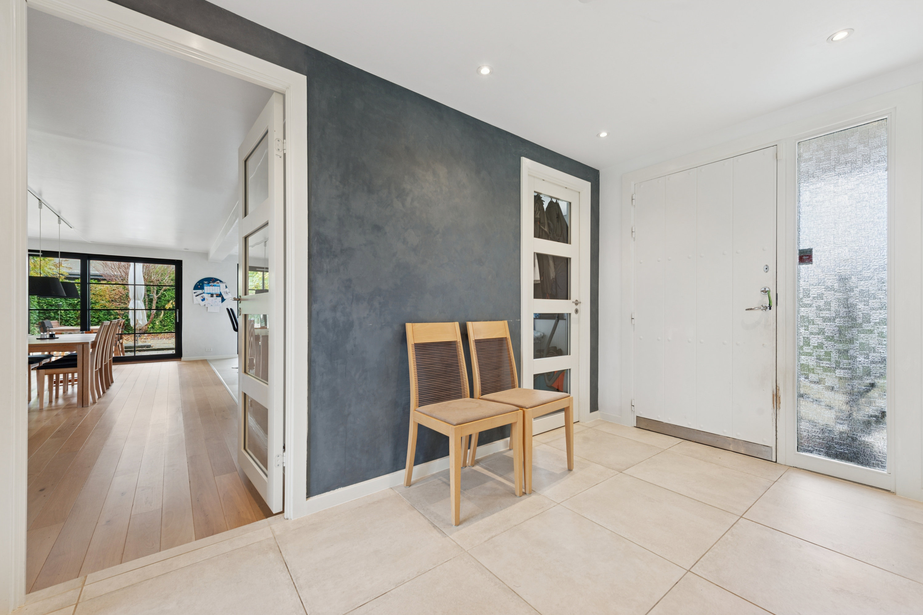 Fremhævet stue billede i fuldskærmstilstand. Billede af Tofteholmen 1, 2690 Karlslunde