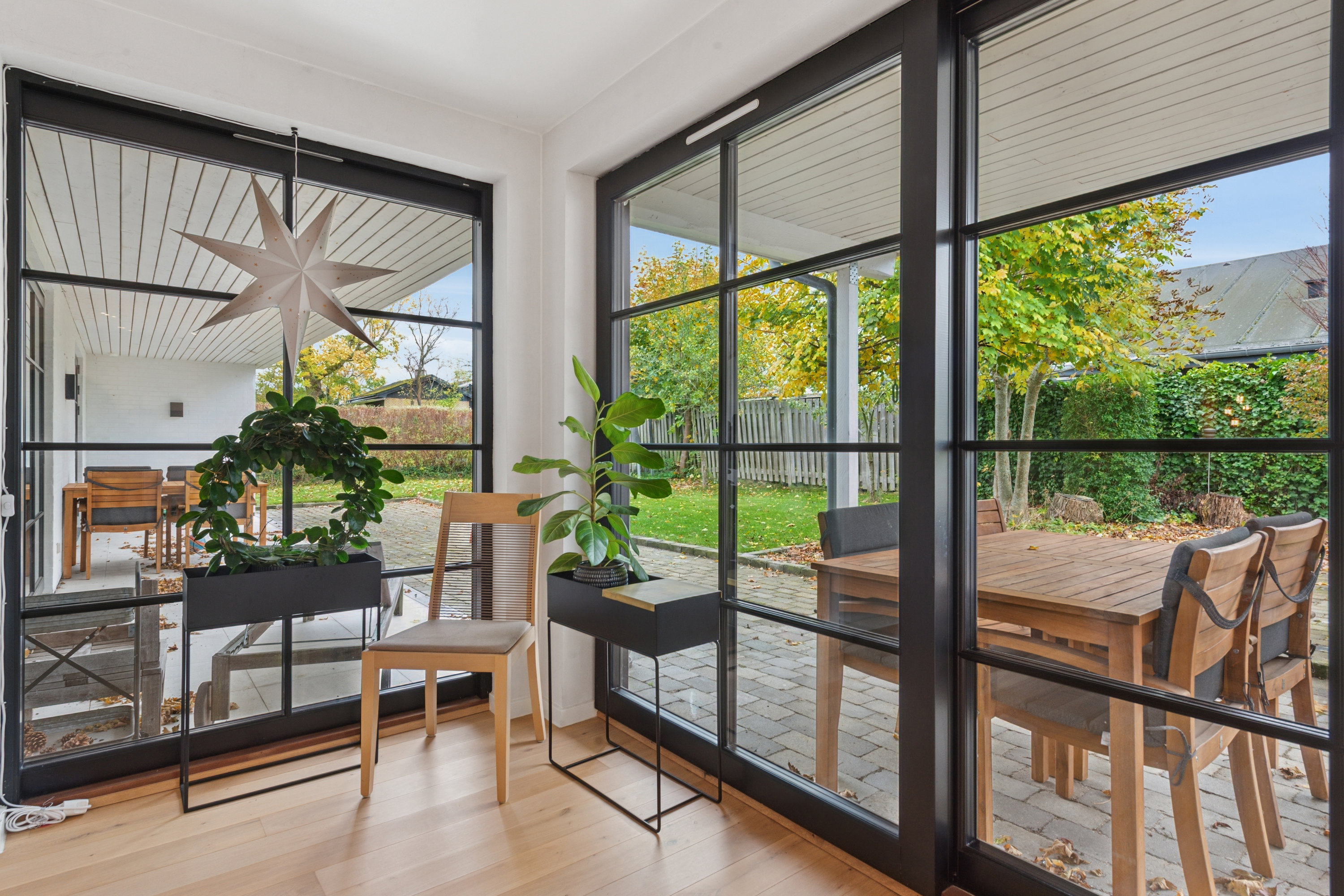 Fremhævet stue billede i fuldskærmstilstand. Billede af Tofteholmen 1, 2690 Karlslunde