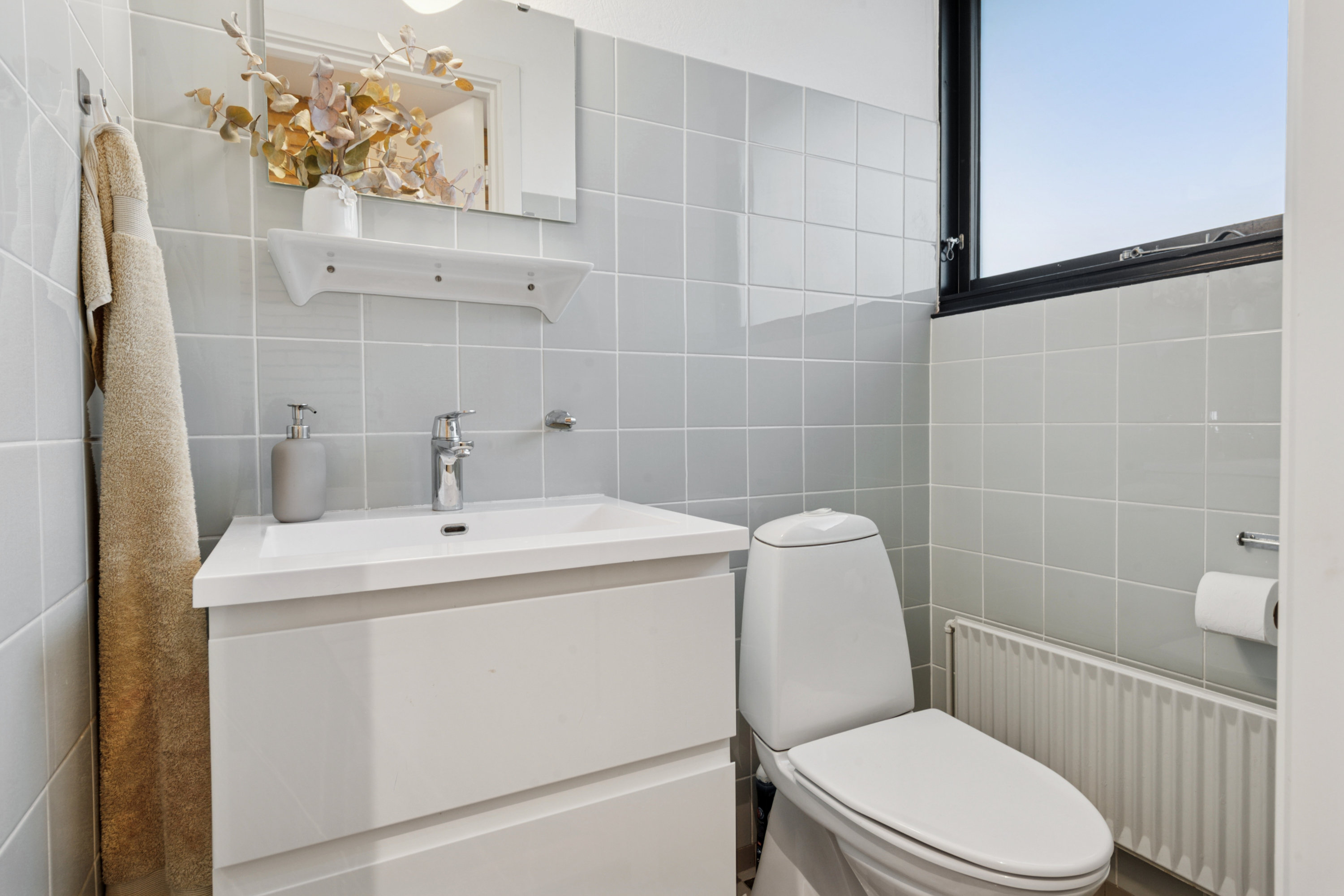 Fremhævet badeværelse billede i fuldskærmstilstand. Billede af Pilehavevænge 43, 2625 Vallensbæk