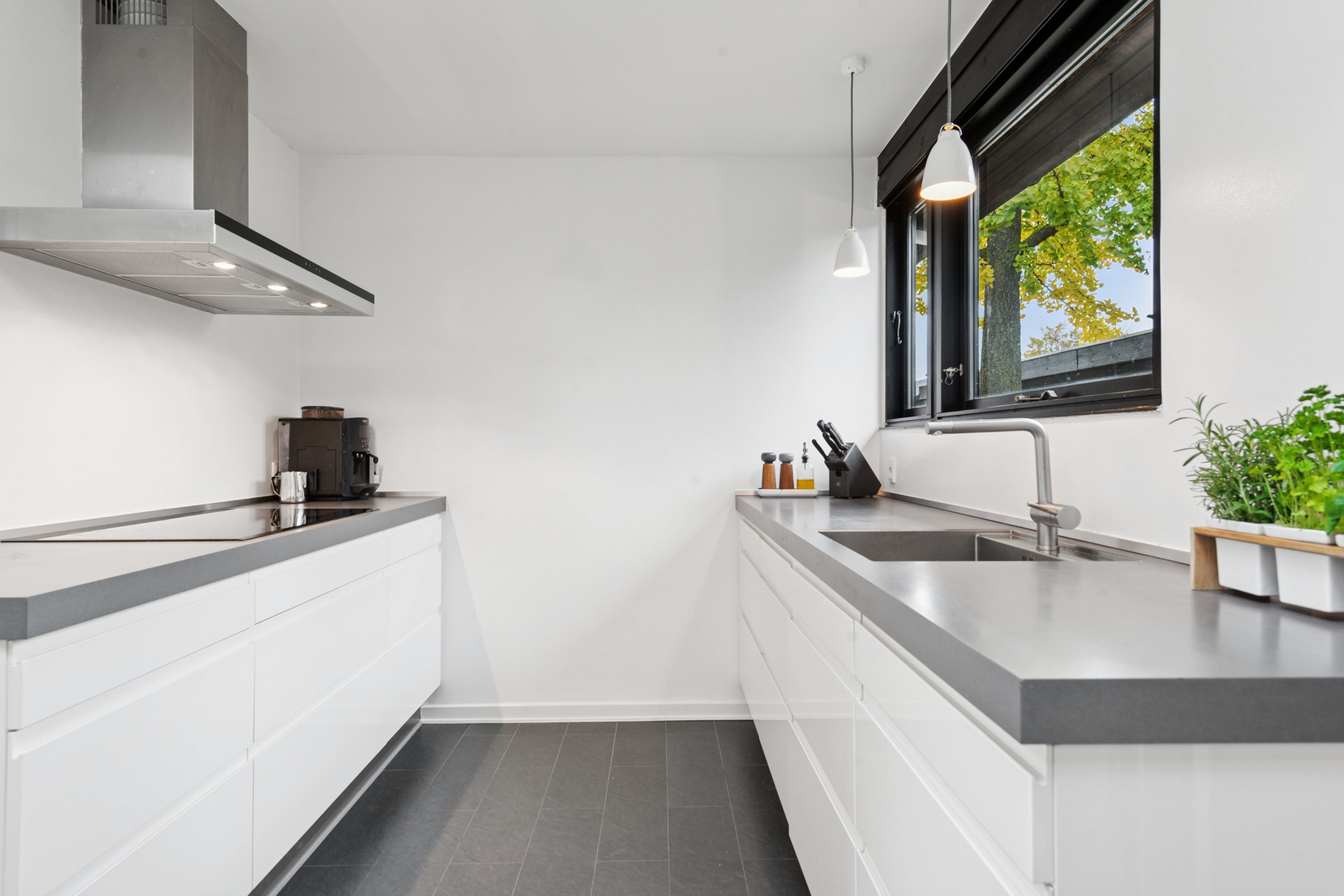 Fremhævet køkken billede i fuldskærmstilstand. Billede af Pilehavevænge 43, 2625 Vallensbæk