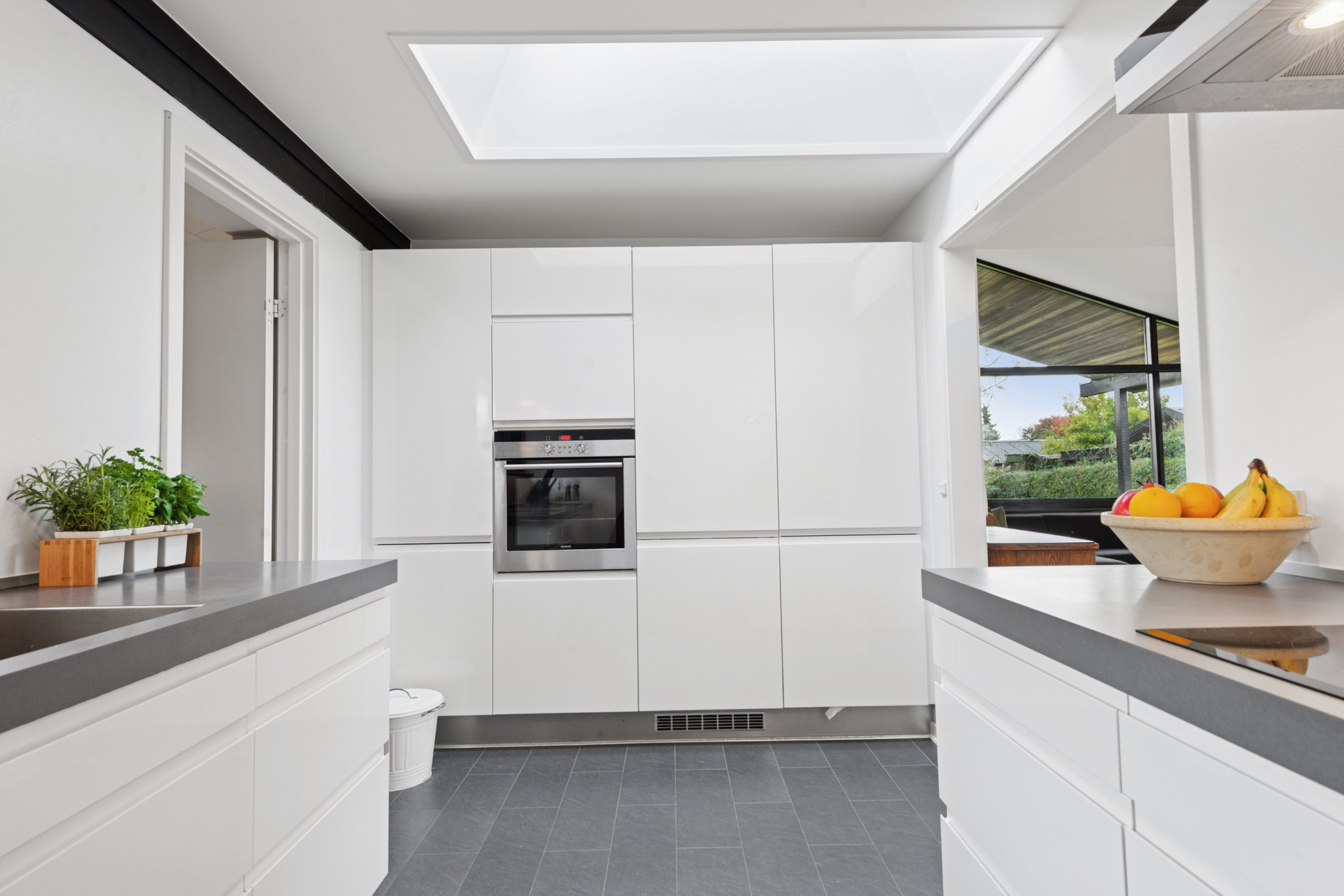 Fremhævet køkken billede i fuldskærmstilstand. Billede af Pilehavevænge 43, 2625 Vallensbæk