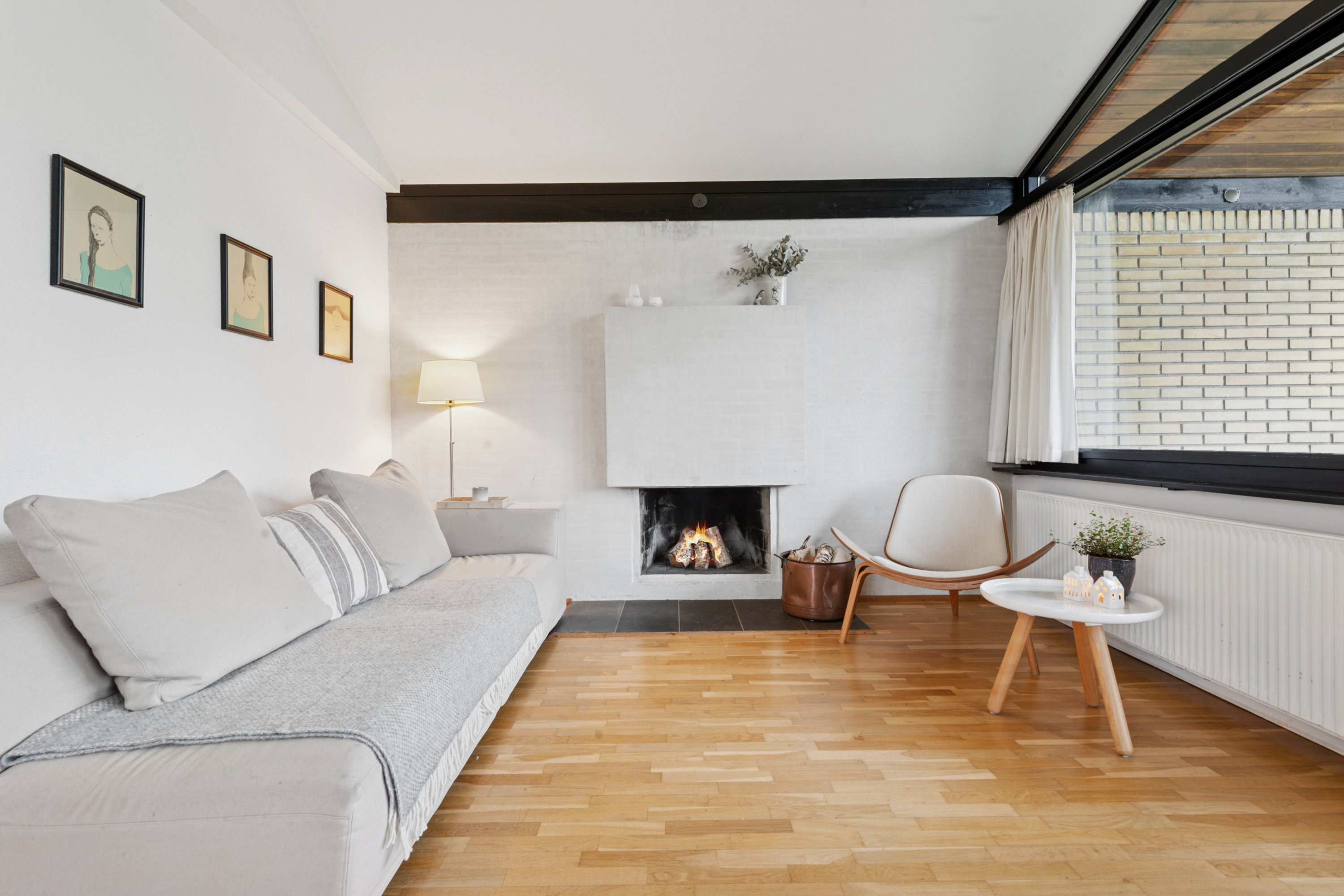 Fremhævet stue billede i fuldskærmstilstand. Billede af Pilehavevænge 43, 2625 Vallensbæk