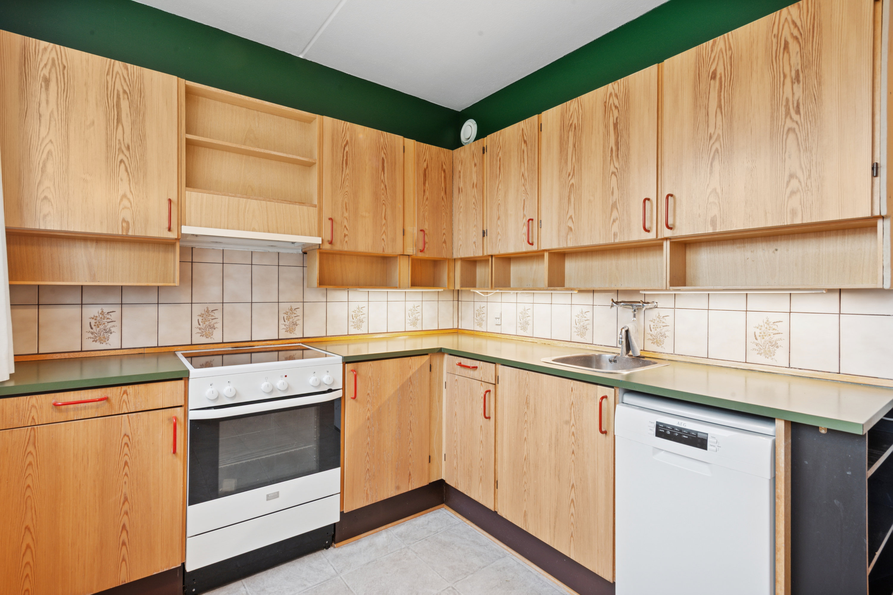 Miniaturebillede 2: køkken. Billede af Gammelgårds Alle 35, st.. th., 2665 Vallensbæk Strand