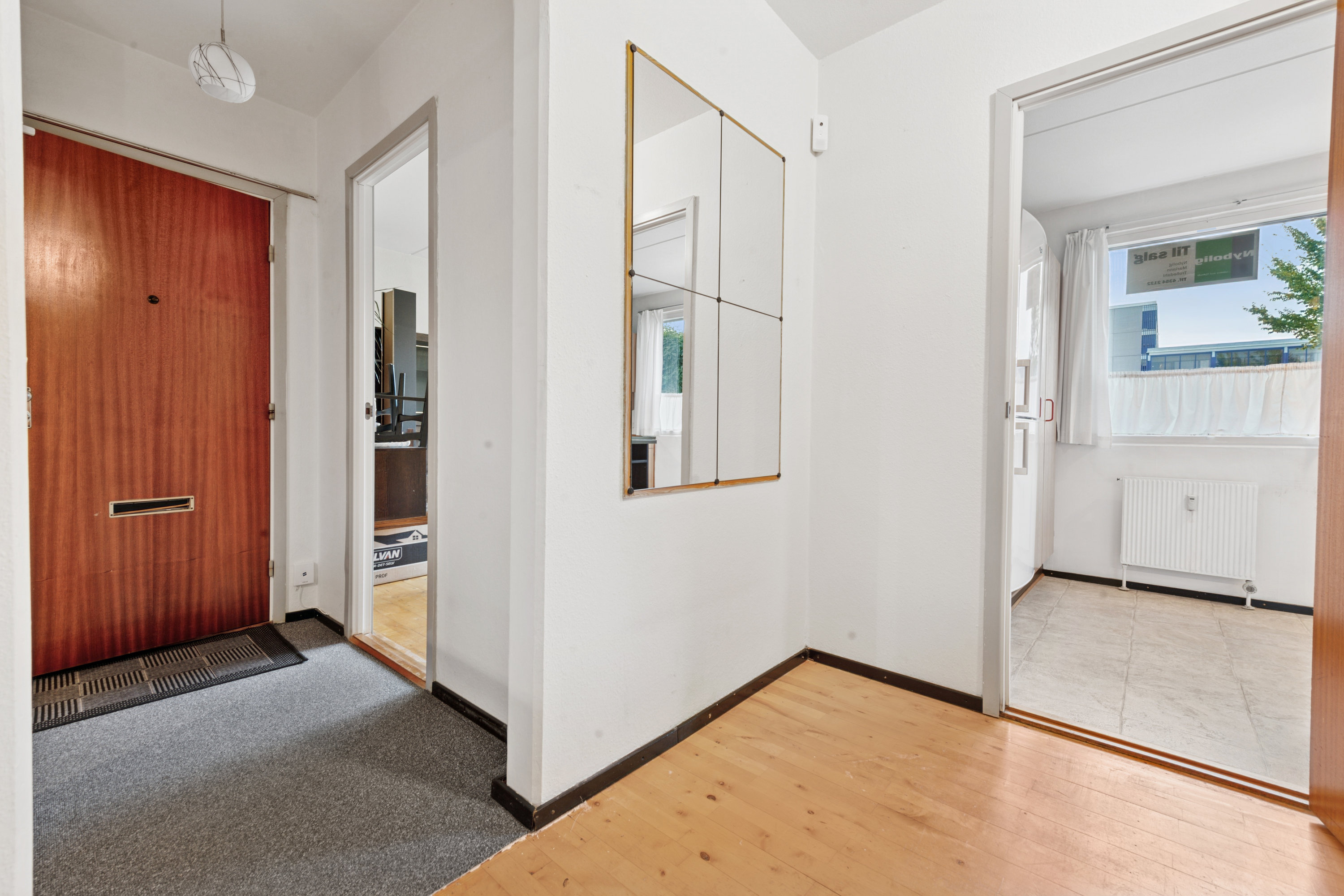 Fremhævet gang billede i fuldskærmstilstand. Billede af Gammelgårds Alle 35, st.. th., 2665 Vallensbæk Strand