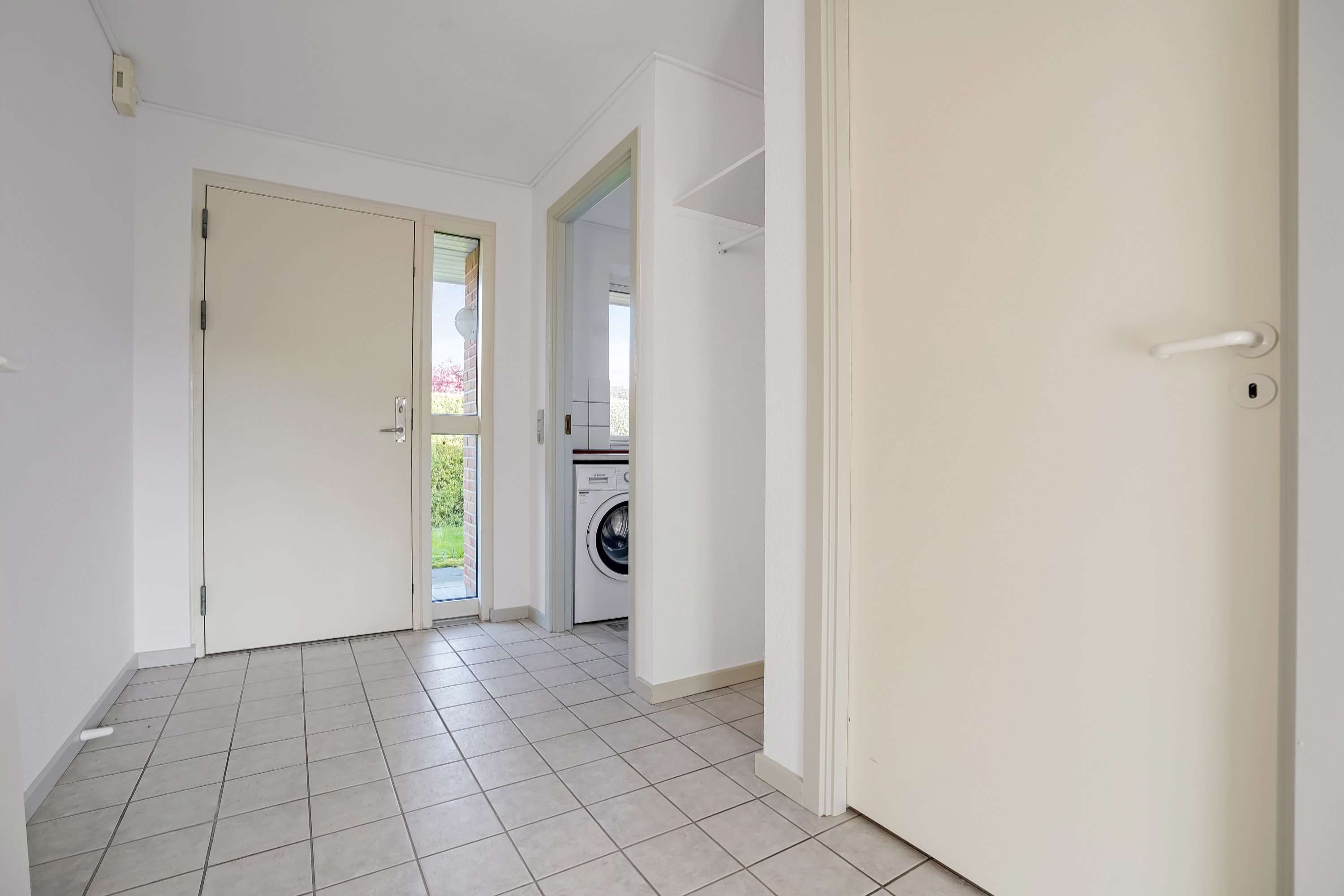 Fremhævet entré billede i fuldskærmstilstand. Billede af Rødtjørnvej 6, Ejlstrup, 5200 Odense V