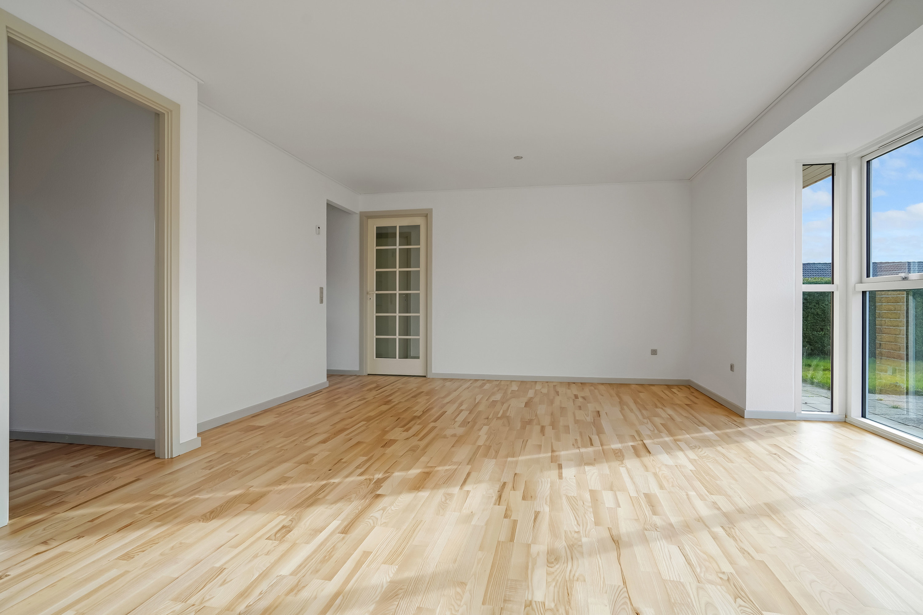 Fremhævet stue billede i fuldskærmstilstand. Billede af Rødtjørnvej 6, Ejlstrup, 5200 Odense V