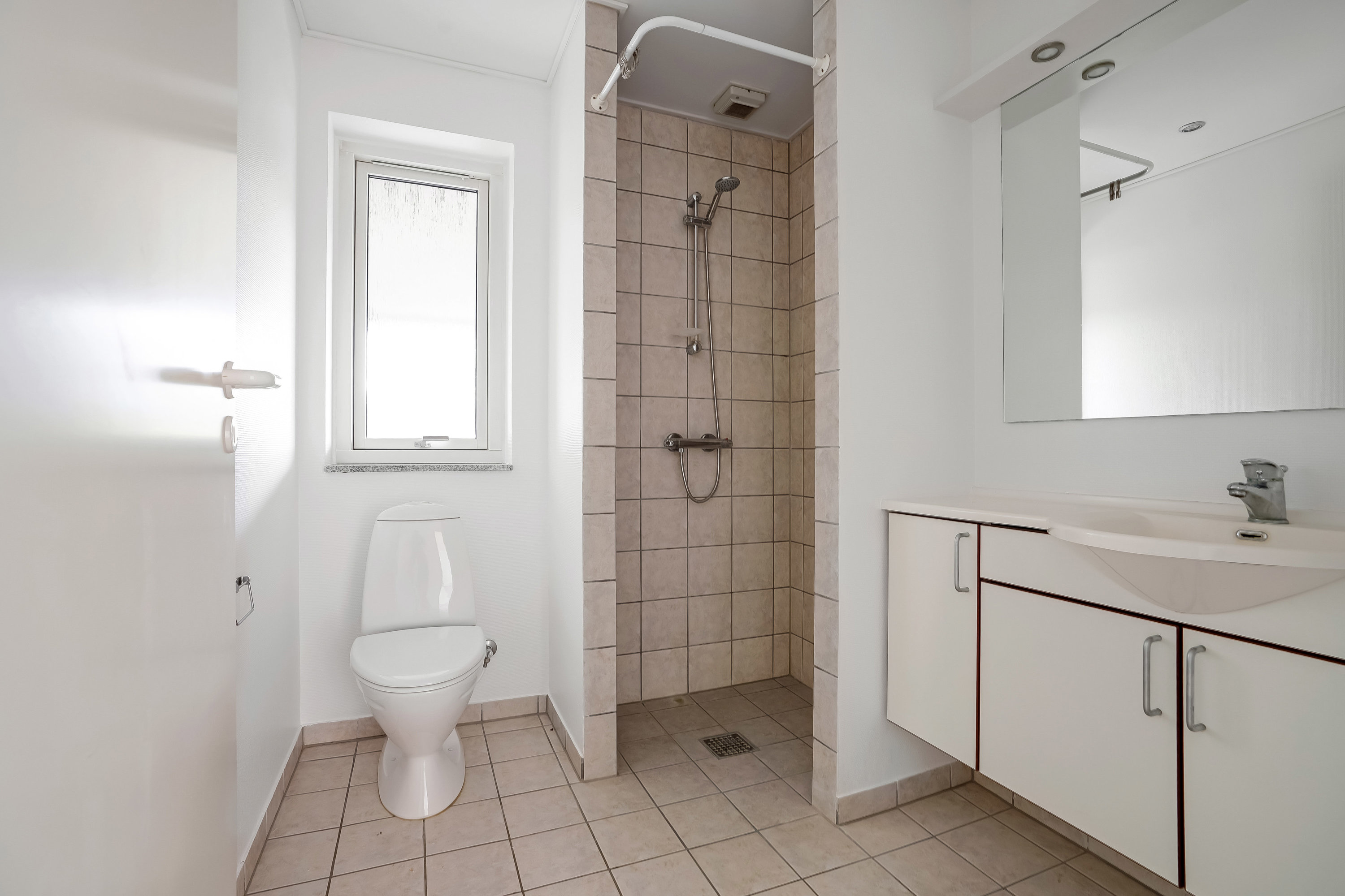 Fremhævet badeværelse billede i fuldskærmstilstand. Billede af Rødtjørnvej 6, Ejlstrup, 5200 Odense V