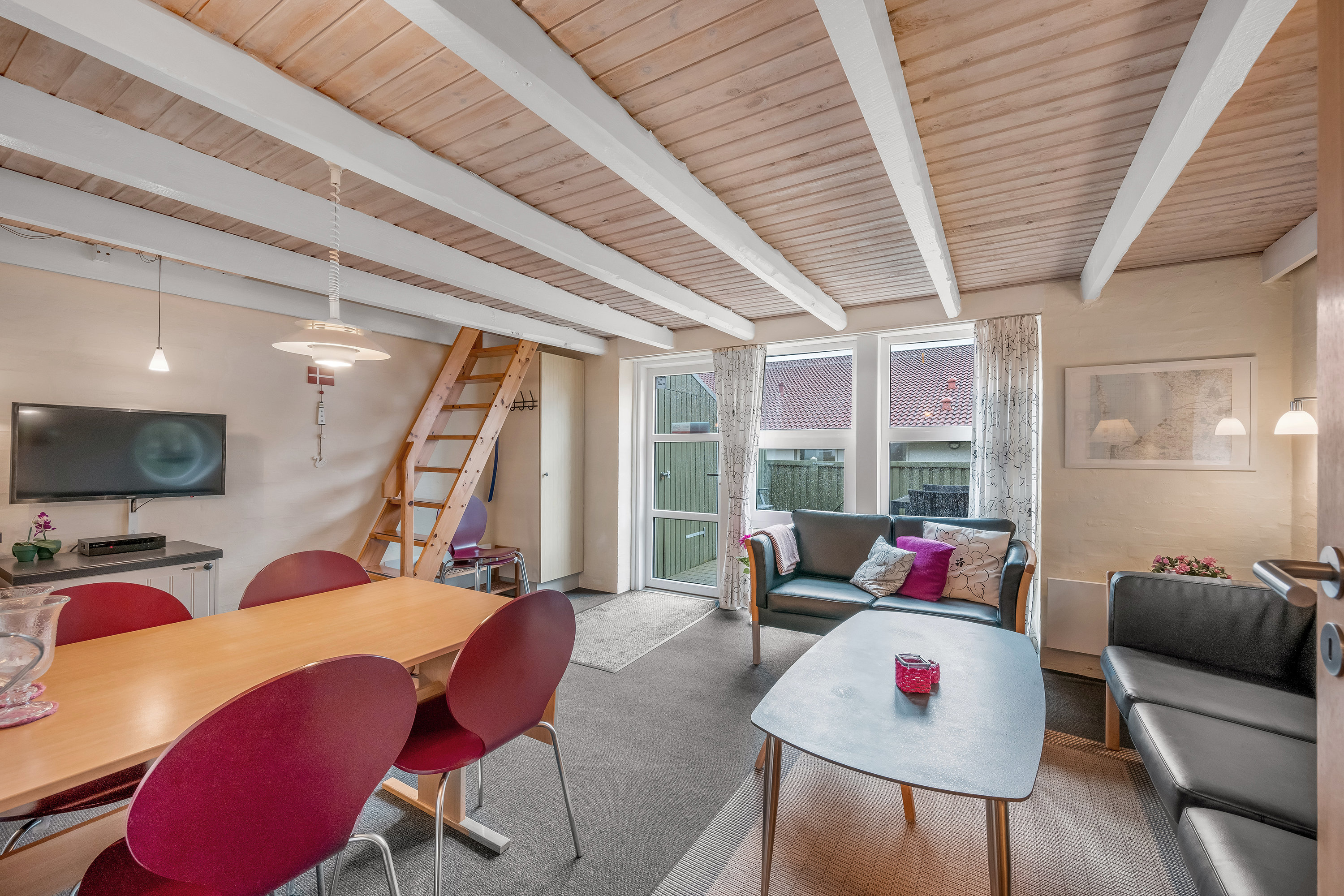 Fremhævet stue billede i fuldskærmstilstand. Billede af Kirkehøjvej 38P (N8), Bork Havn, 6893 Hemmet