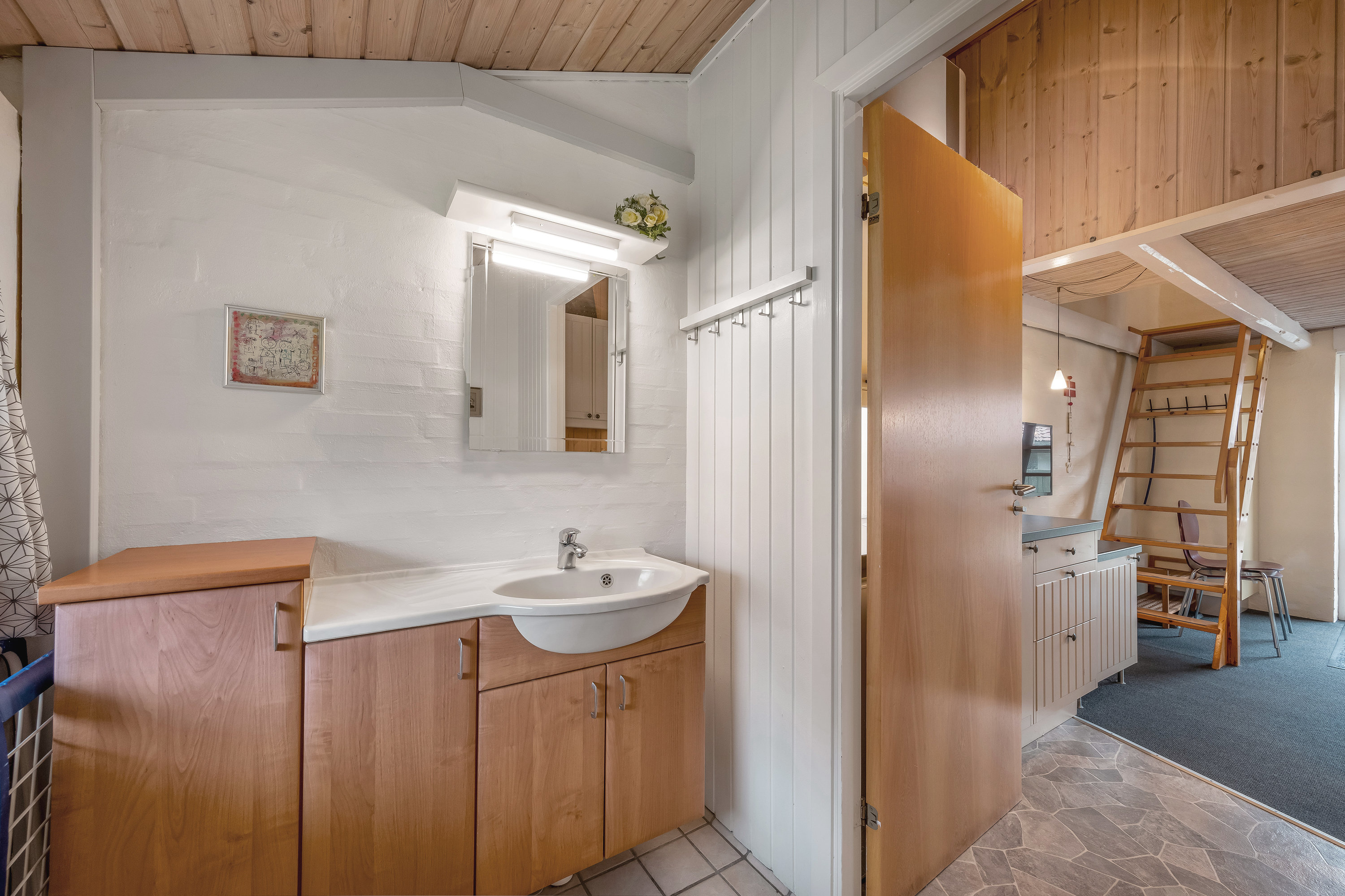 Fremhævet badeværelse billede i fuldskærmstilstand. Billede af Kirkehøjvej 38P (N8), Bork Havn, 6893 Hemmet