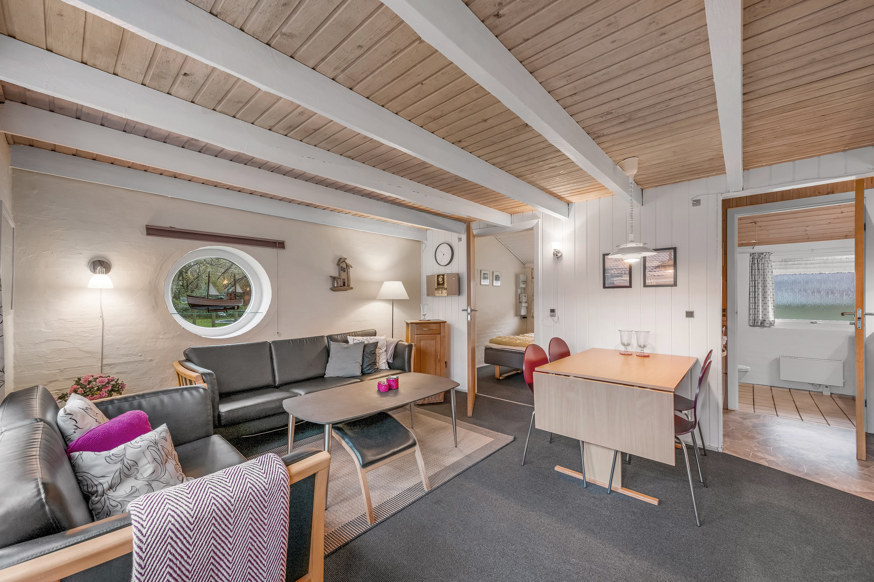 Fremhævet stue billede i fuldskærmstilstand. Billede af Kirkehøjvej 38P (N8), Bork Havn, 6893 Hemmet