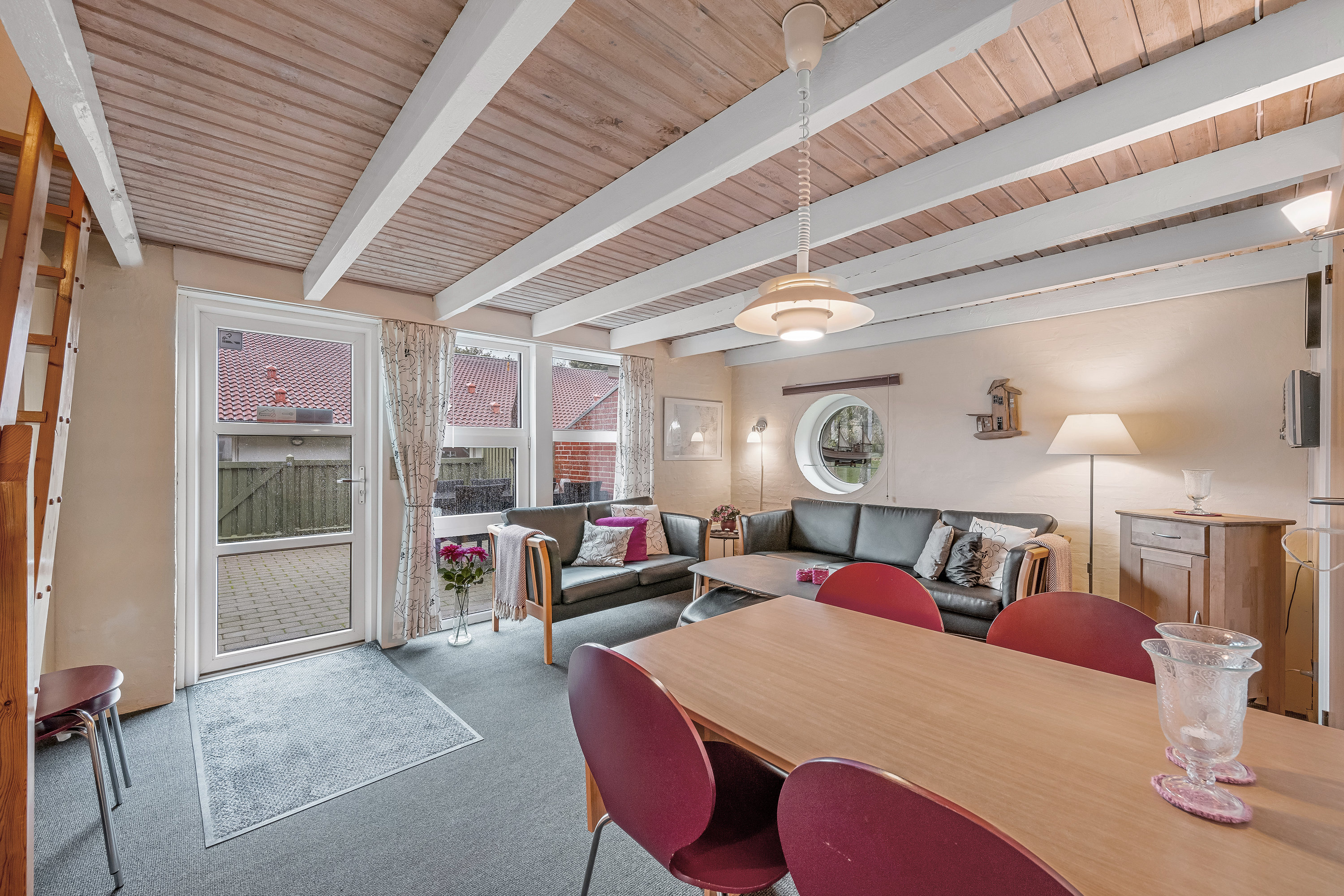 Fremhævet stue billede i fuldskærmstilstand. Billede af Kirkehøjvej 38P (N8), Bork Havn, 6893 Hemmet