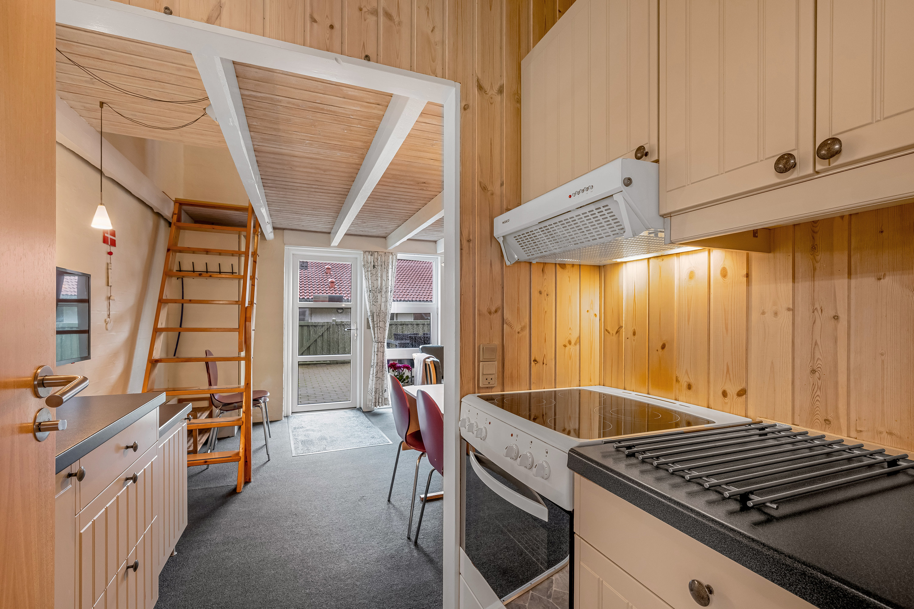 Fremhævet køkken billede i fuldskærmstilstand. Billede af Kirkehøjvej 38P (N8), Bork Havn, 6893 Hemmet